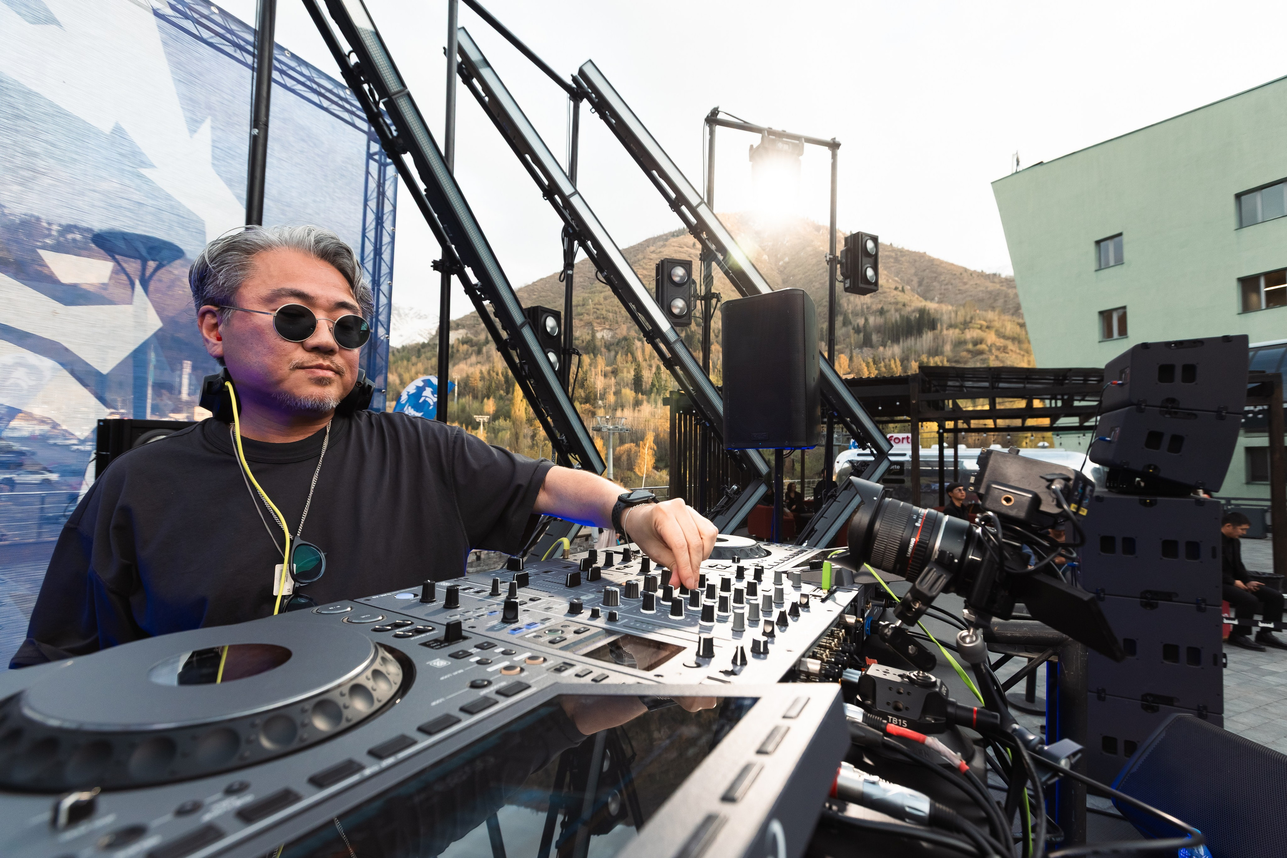 GORILLA GROOVE STAGE IMBA CAMP 5. Gorillaenergymedia