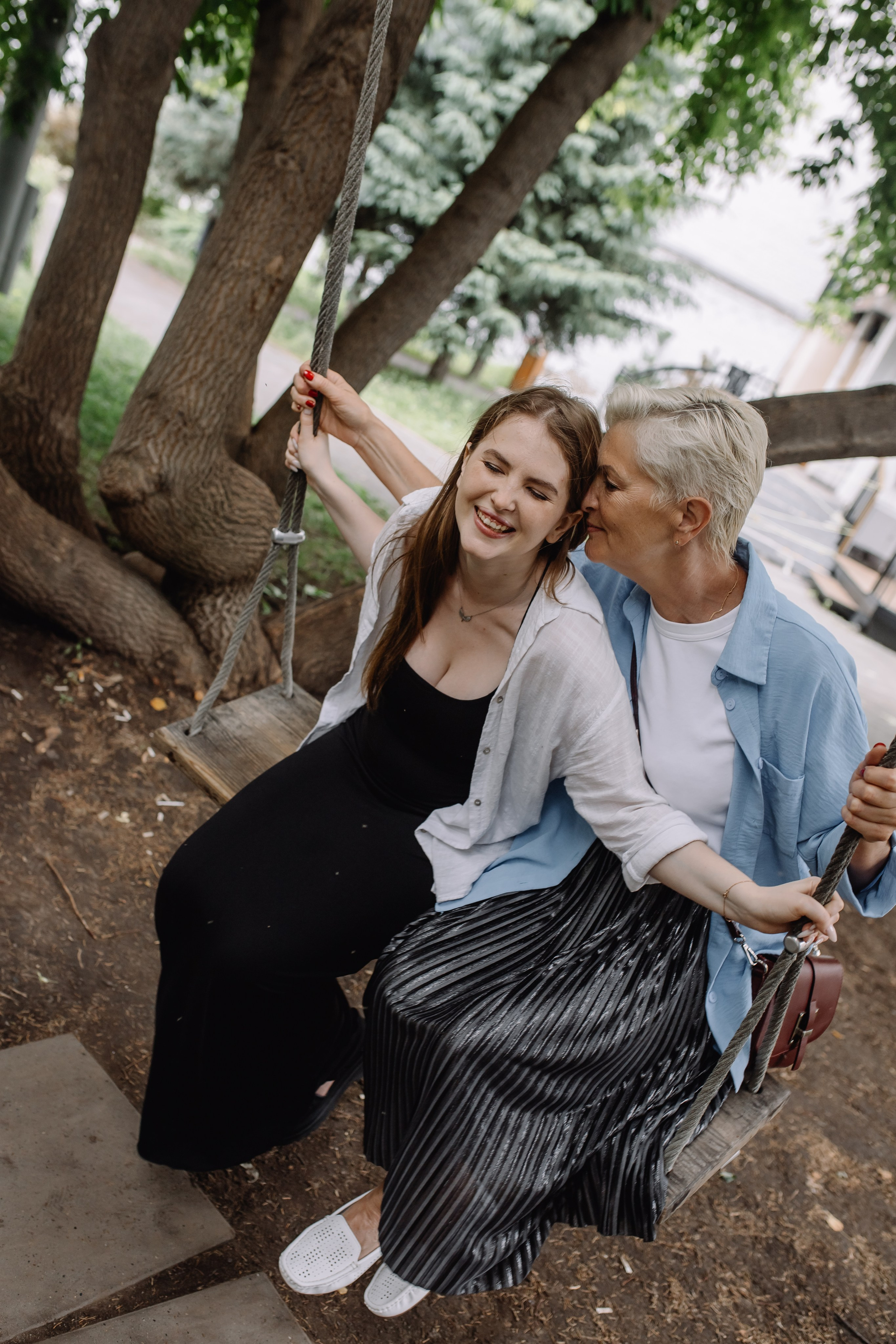 Прогулка Аси с мамой. Женский и семейный фотограф в Томске Алиса Качан