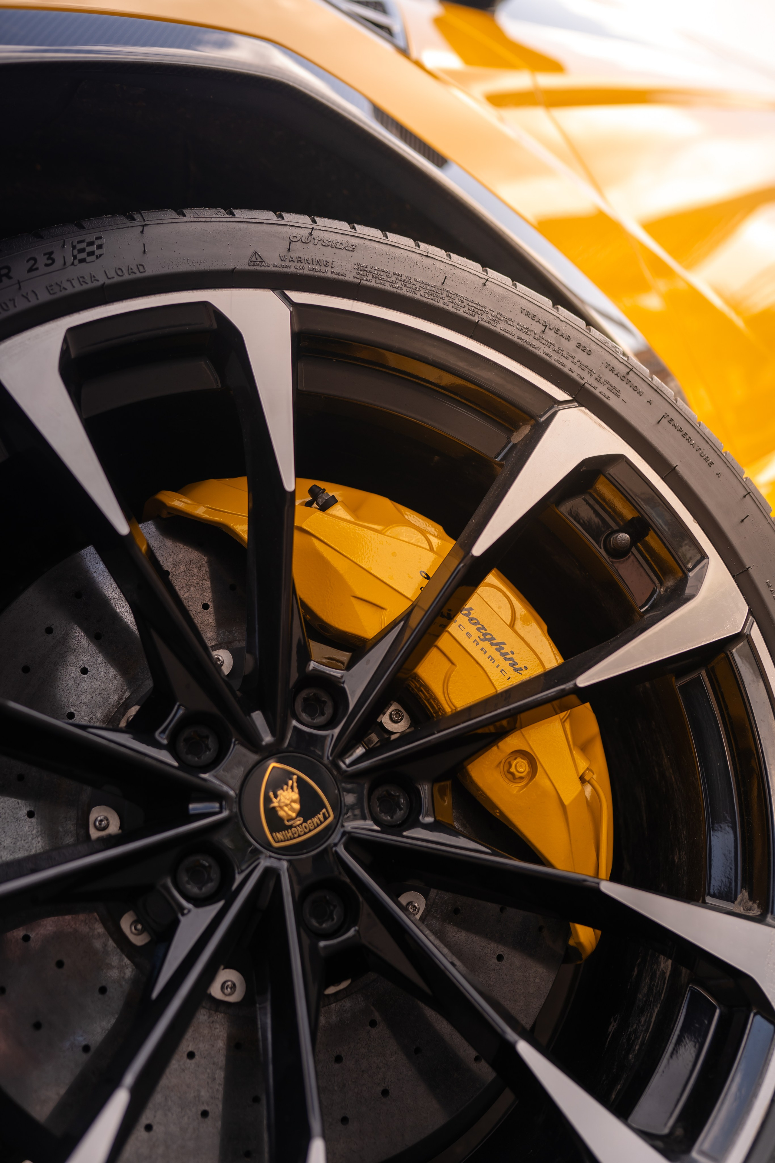 Lamborghini Urus. Mirllaev