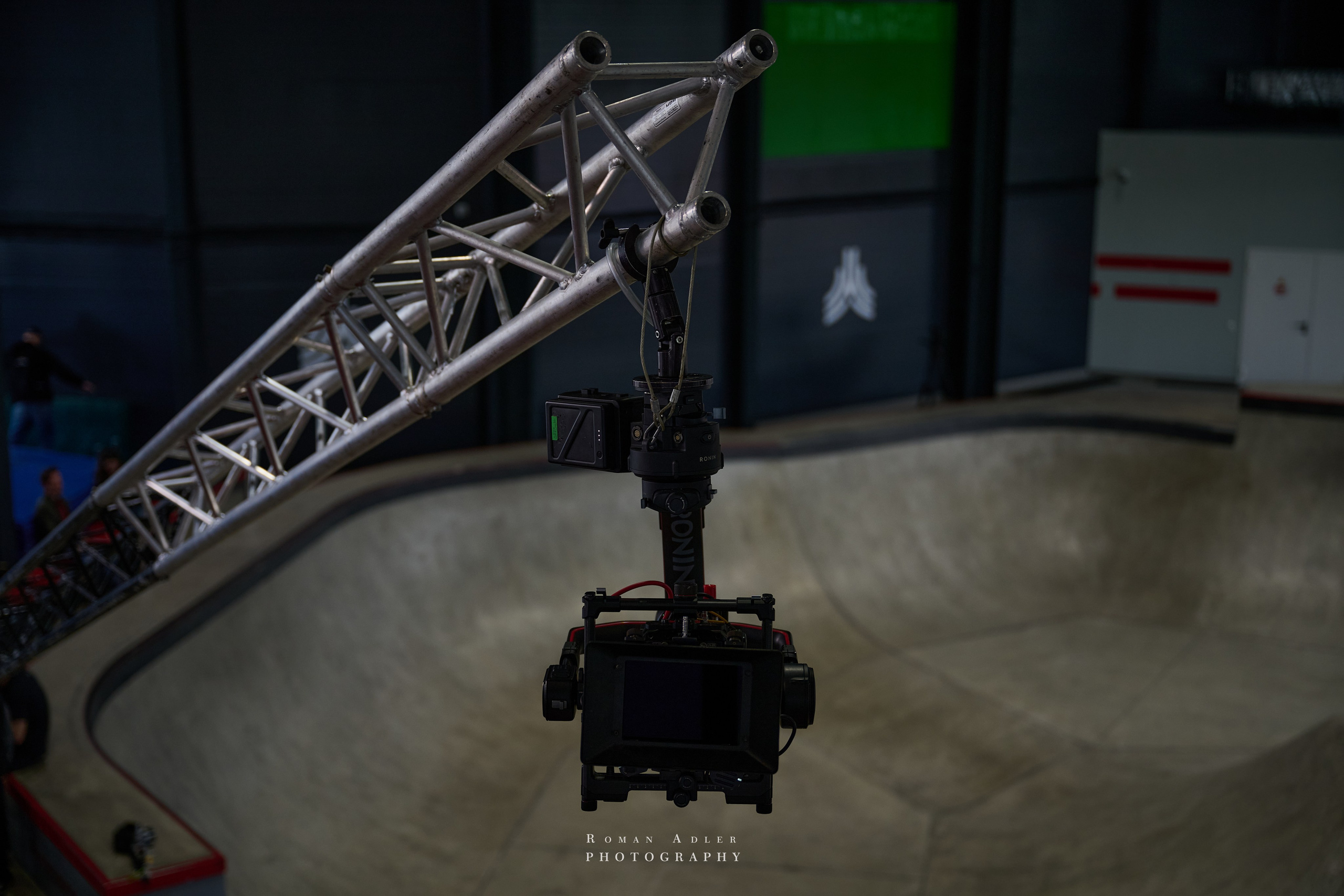 Репортаж со съёмок фильма «Своя в доску». Фотограф Роман Адлер