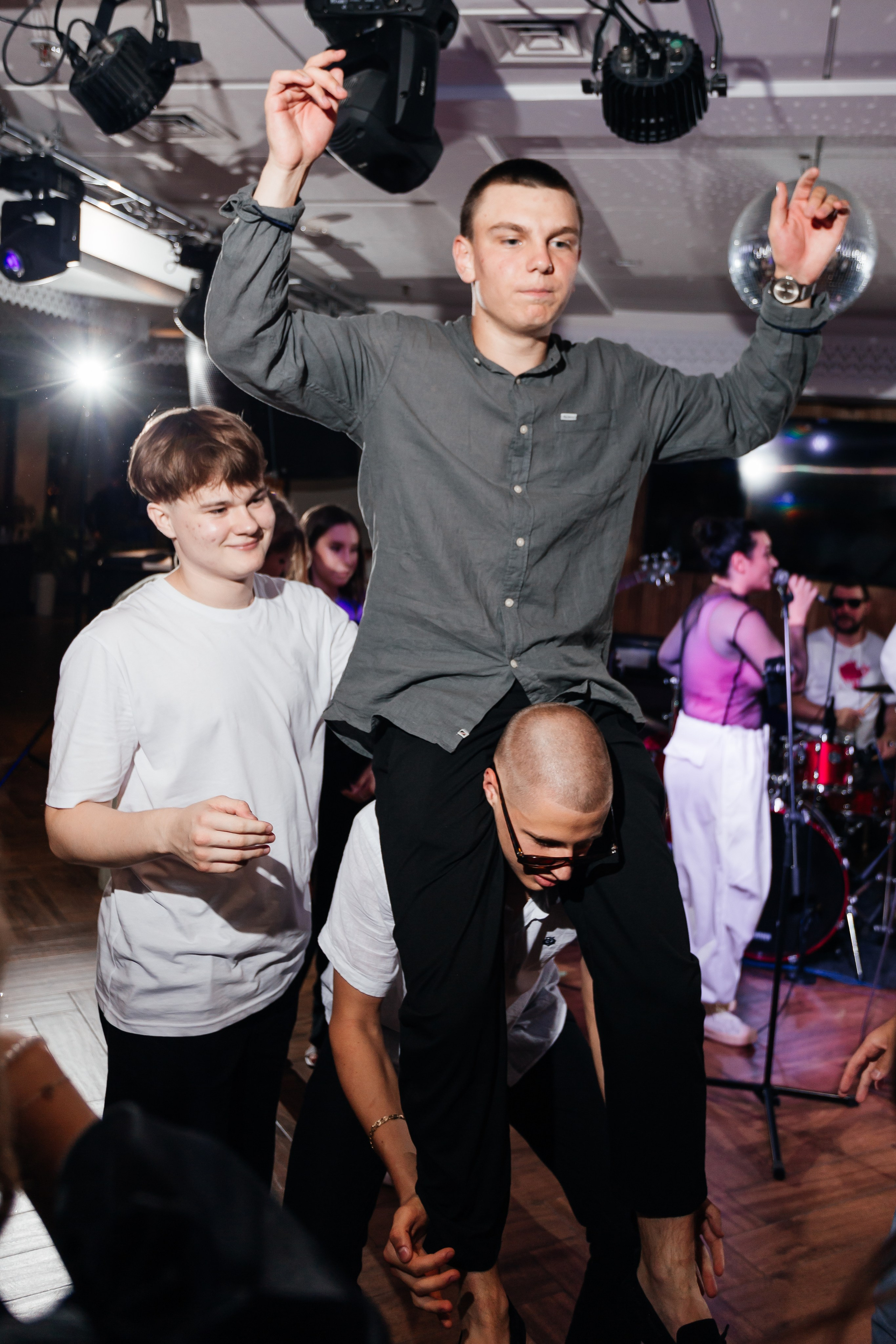 Выпускной 11 «А». Школа № 42. Свадебный фотограф в Краснодаре Николай Крауз