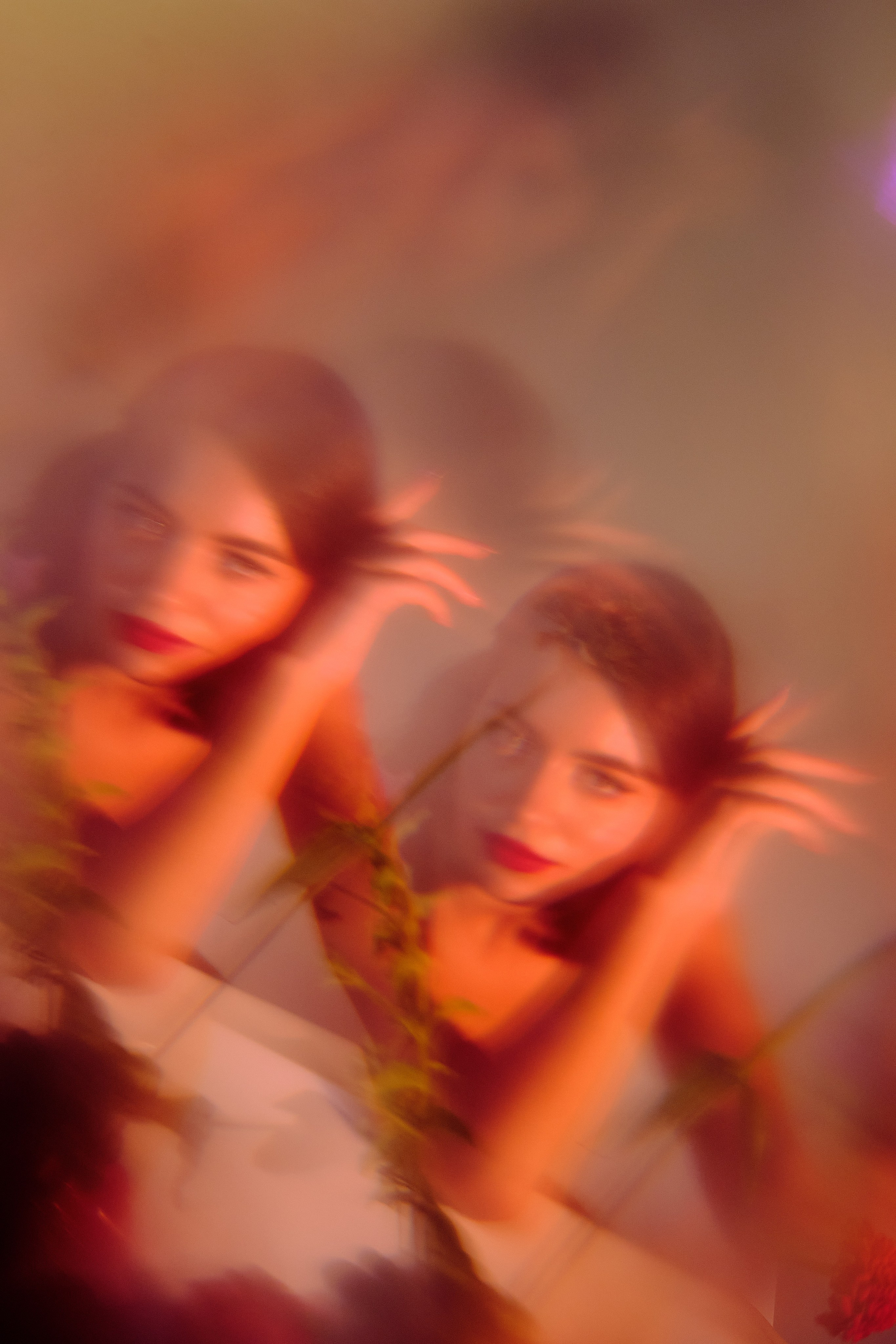 Индивидуальная съёмка в Твери, портреты я цветным светом, атмосферно, рефы с цветным светом