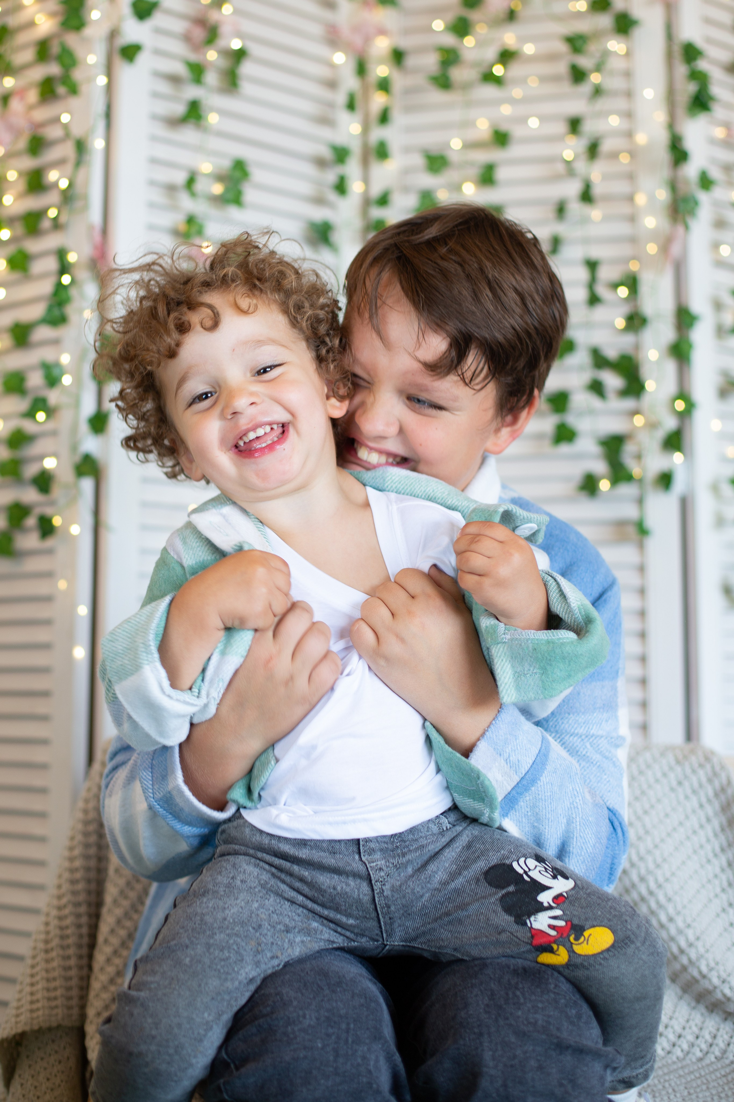 Детки. Фотограф Julia Milton | Портреты, съемки для маркетплейсов, лавстори, съёмка беременности в Санкт-Петербурге. Обучение фотографии в Спб очно