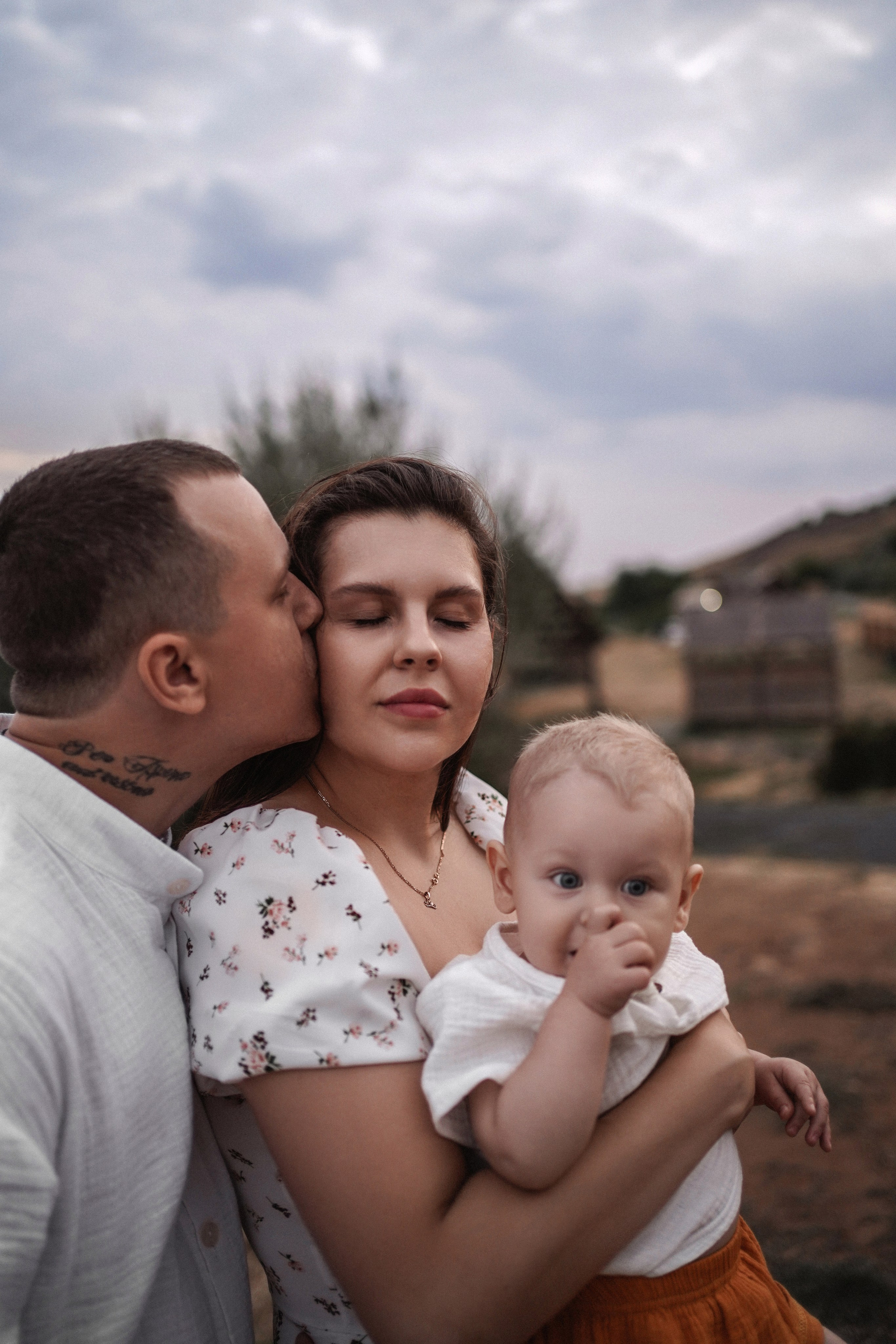 Семейный фотограф в Ростове-на-Дону и Батайске. Фотосессия на Маяке в Мержаново. Свадебный фотограф в Ростове-на-Дону. Таинство Крещения и Венчания, семейные фотосессии. Алёна Чёботова