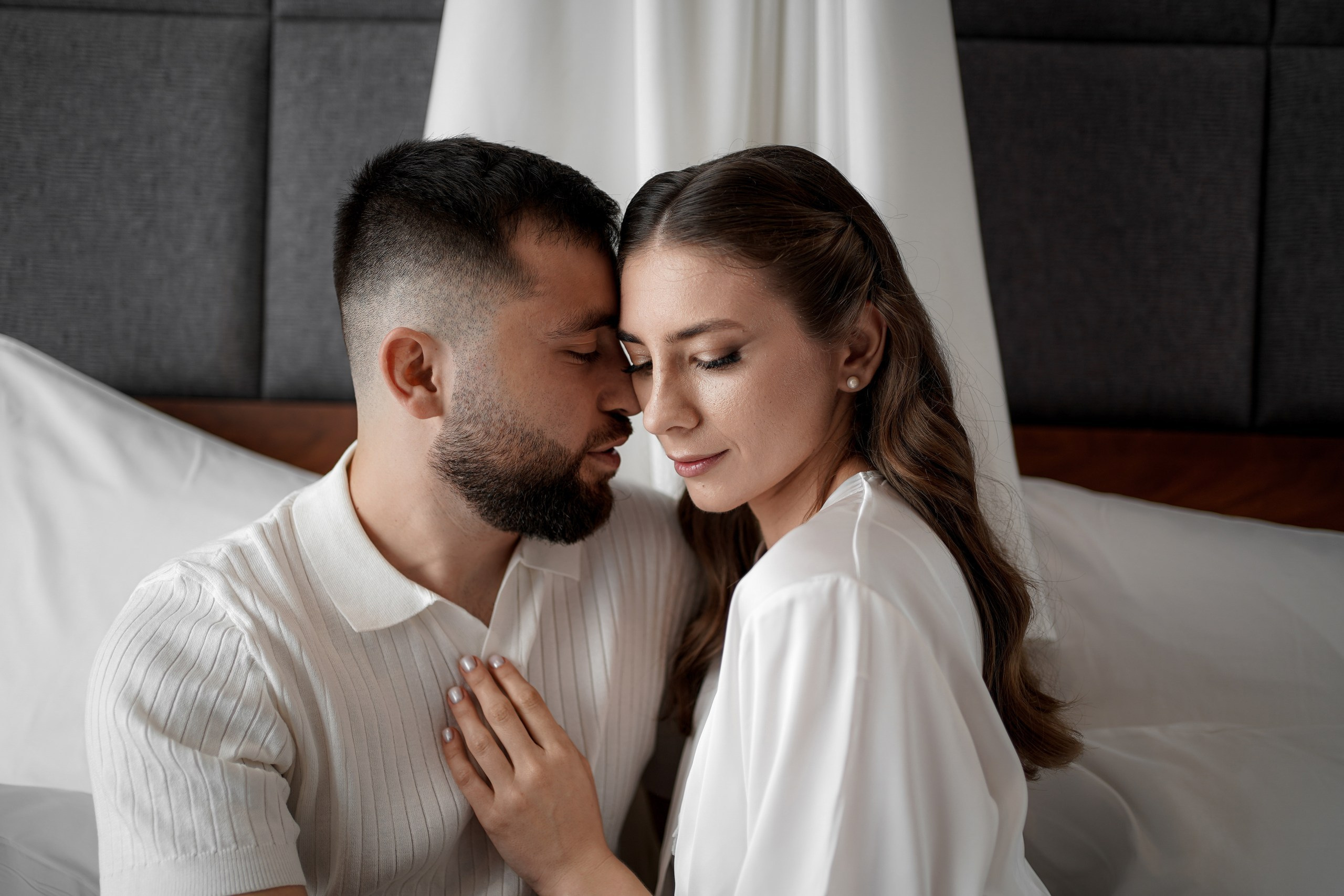 Виктория и Тарон в отеле Арка. Свадебный фотограф Ростов-на-Дону. Свадебный фотограф в Ростове-на-Дону. Таинство Крещения и Венчания, семейные фотосессии. Алёна Чёботова