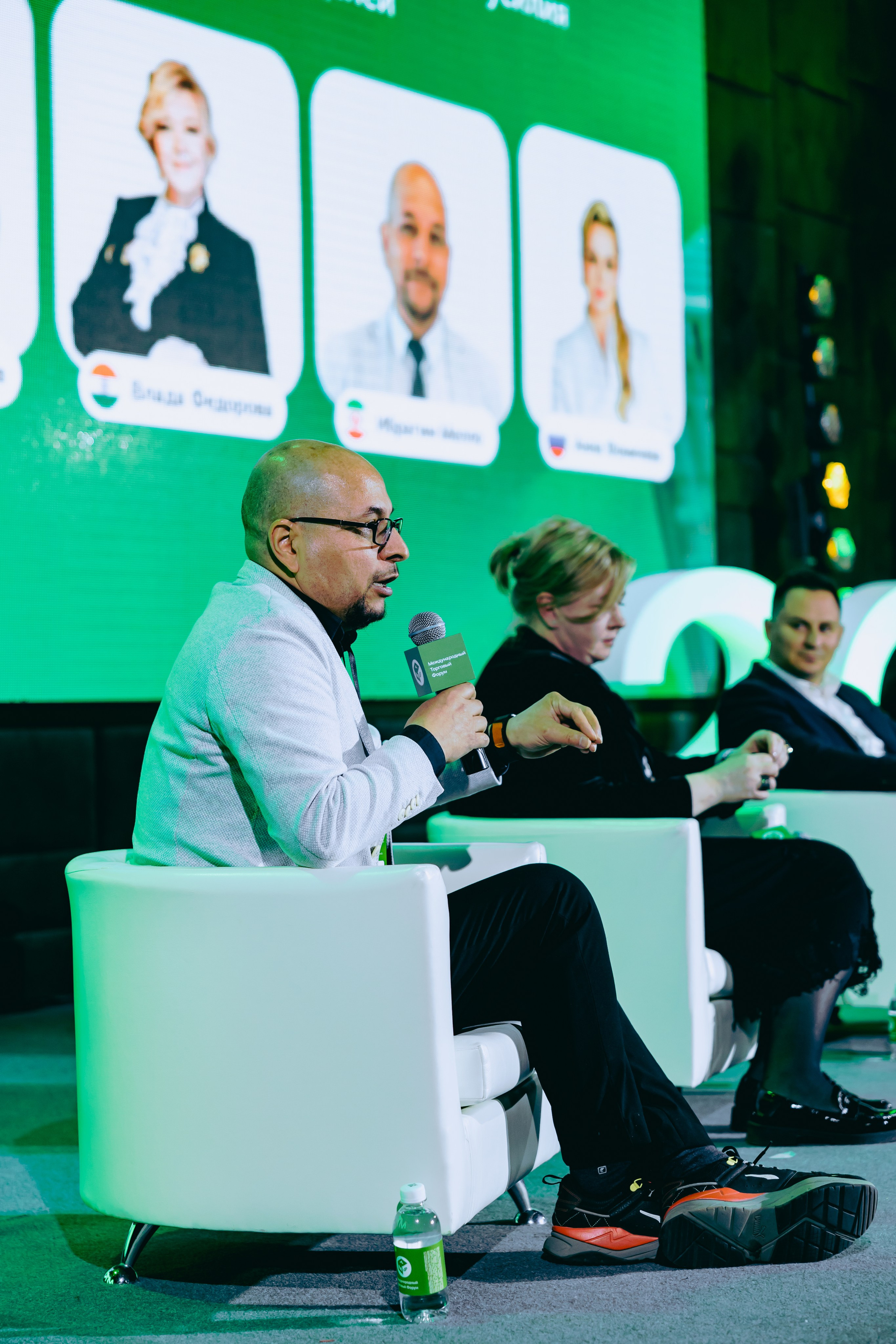 Ивенты и Конференции. Сайт с красивыми фотографиями и людьми