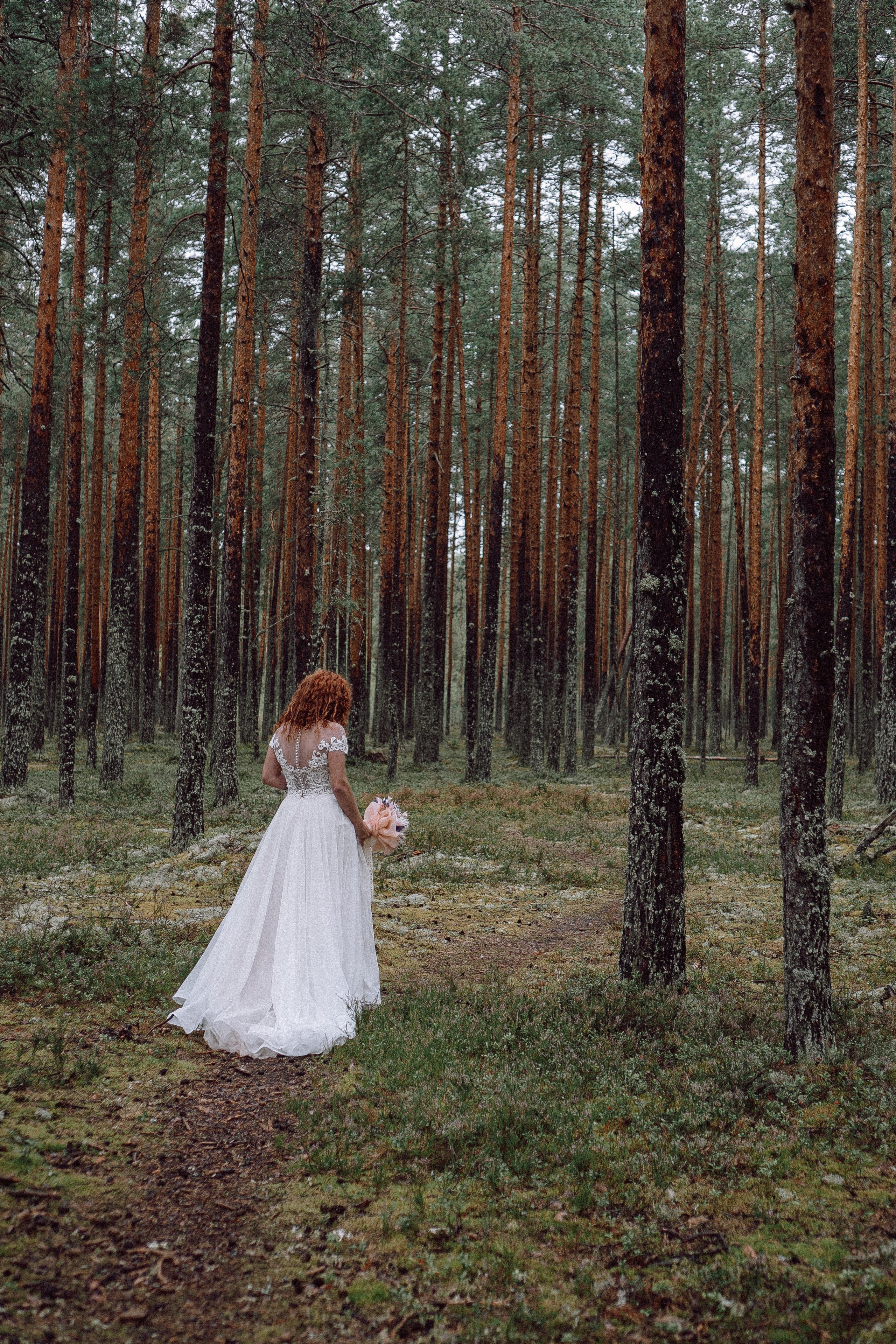 СВАДЕБНАЯ ФОТОСЕССИИЯ ПАРЫ В ГОРОДЕ ПРИОЗЕРСК В СОСНОВОМ ЛЕСУ И С ПИКАПОМ. Профессиональный фотограф, Санкт-Петербург — Виктория Богомолова