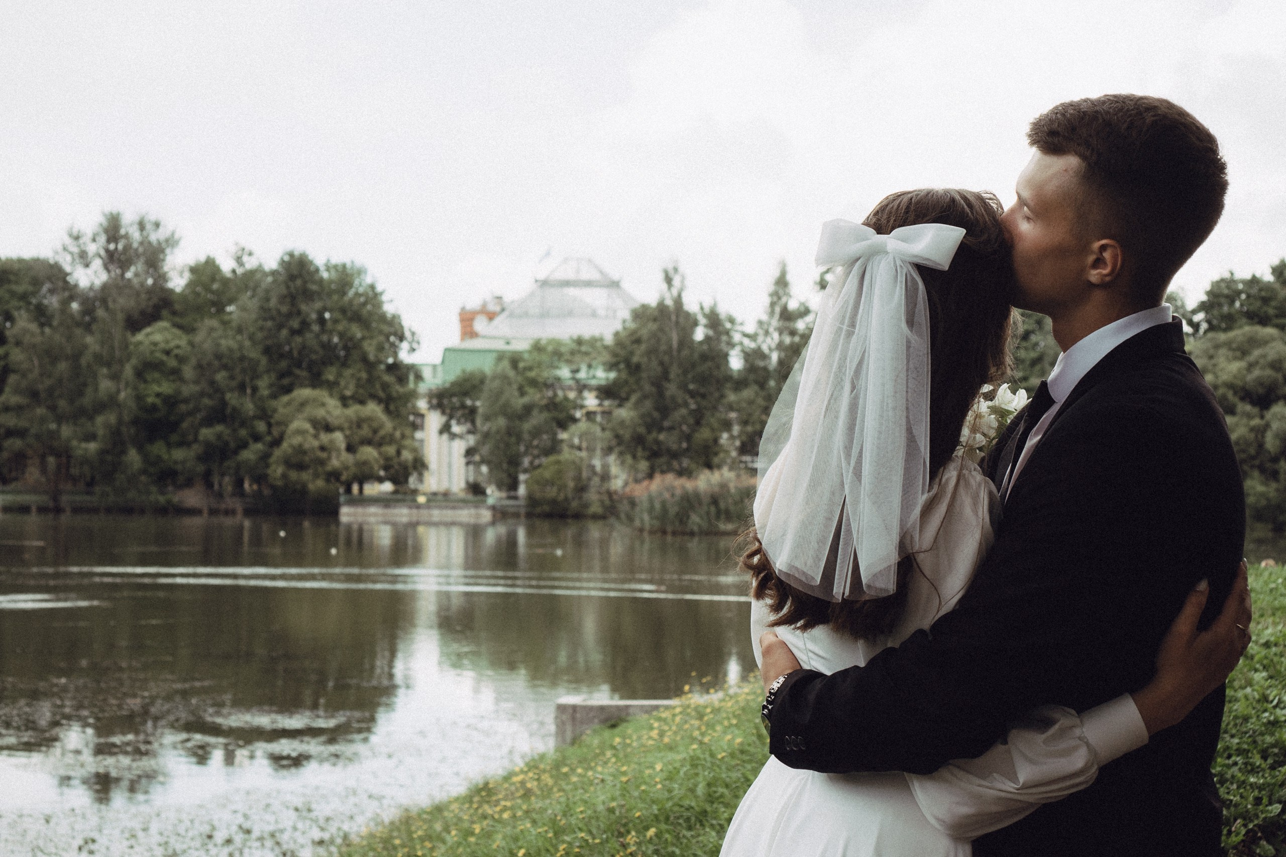СВАДЕБНАЯ СЬЕМКА В ТАВРИЧЕСКОМ САДУ И ПРОГУЛКА ПО ЧЕРНЫШЕВСКОЙ. Профессиональный фотограф, Санкт-Петербург — Виктория Богомолова