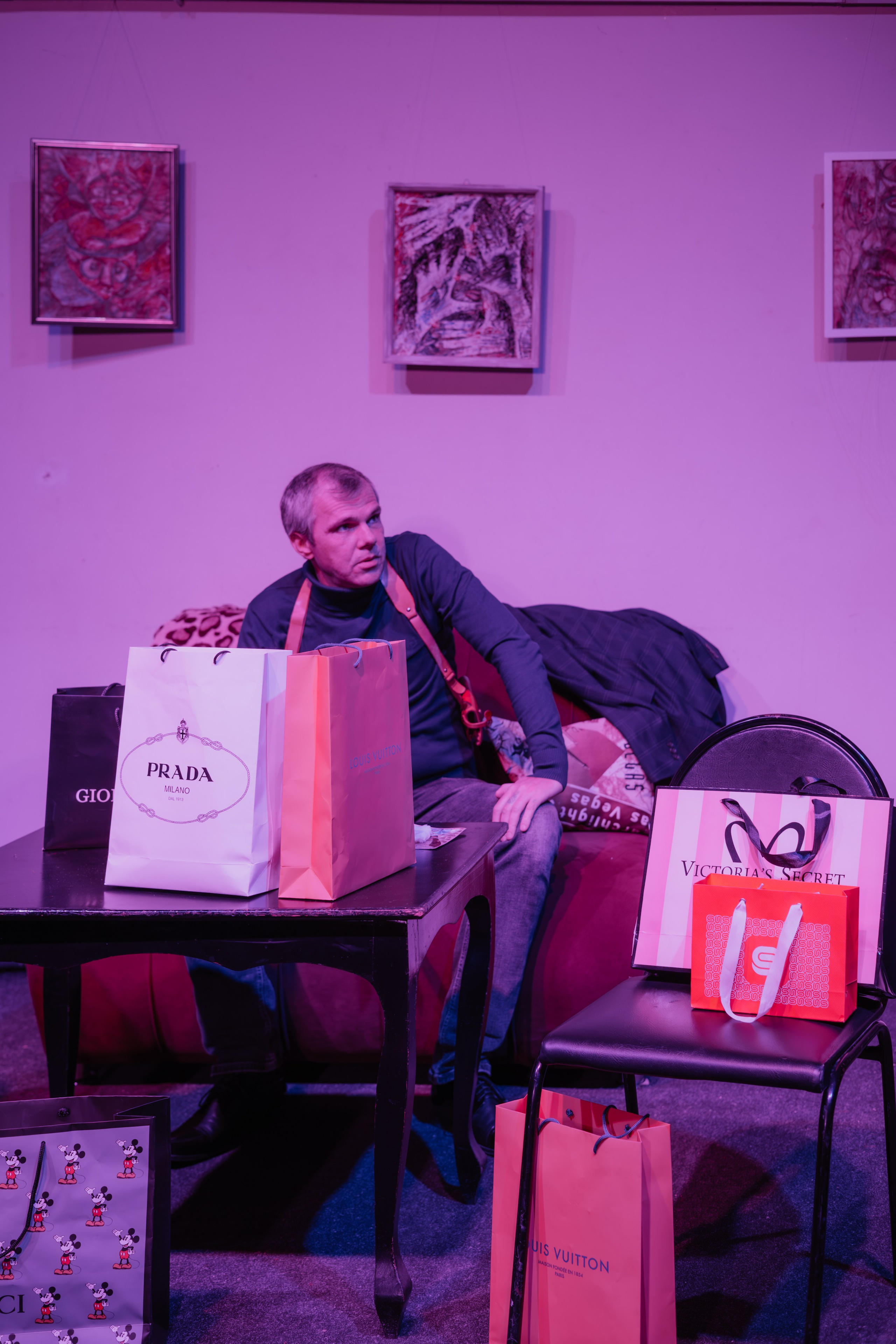 Дом актера «Денег много не бывает». Фотограф Марк Файзулин