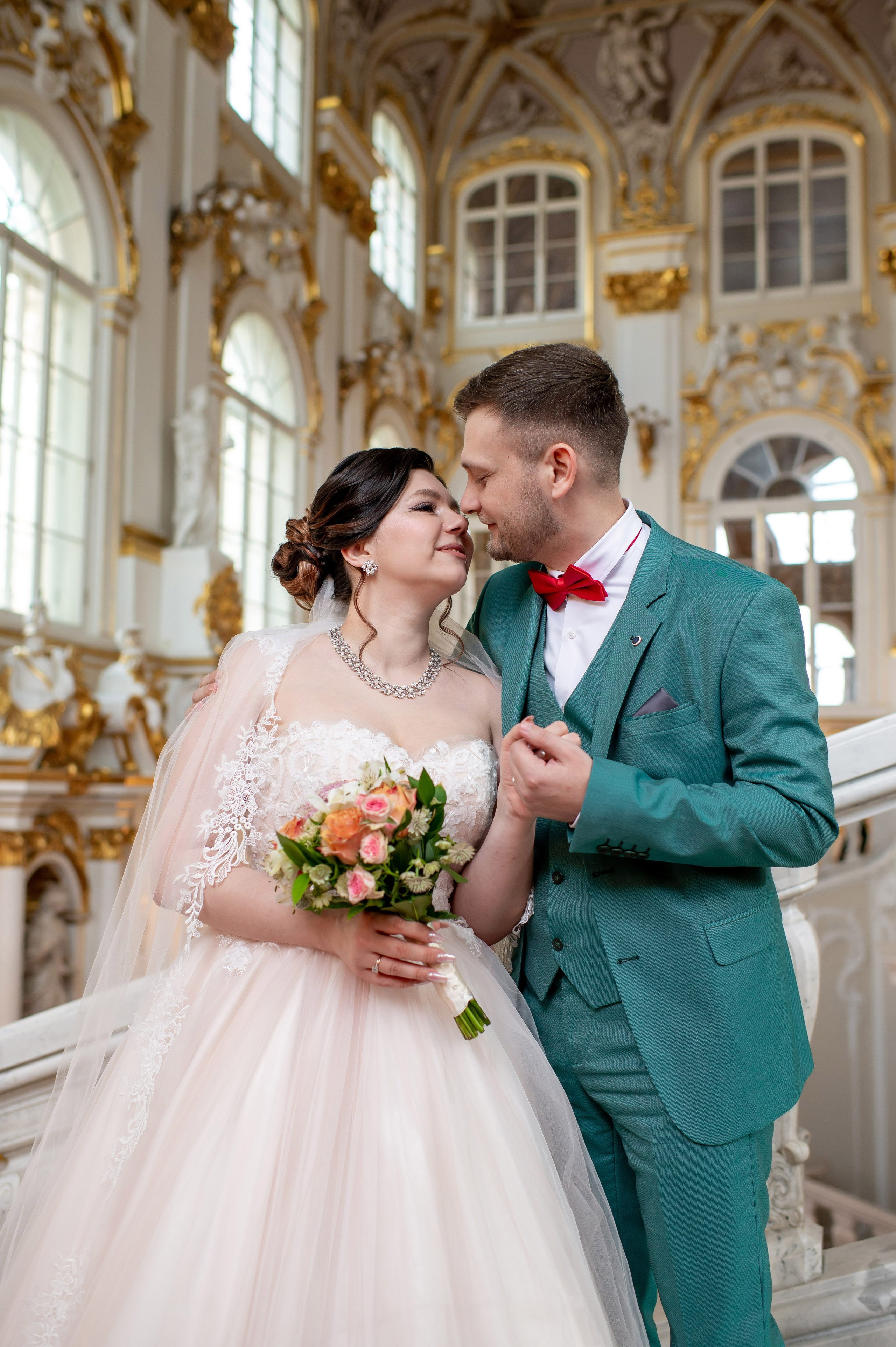 Самая красивая свадебная фотосессия в Эрмитаже. Лучшие свадебные фотографии в Эрмитажа. Портретный, семейный и свадебный фотограф в Санкт-Петербурге и в Пушкине Ширяев Денис