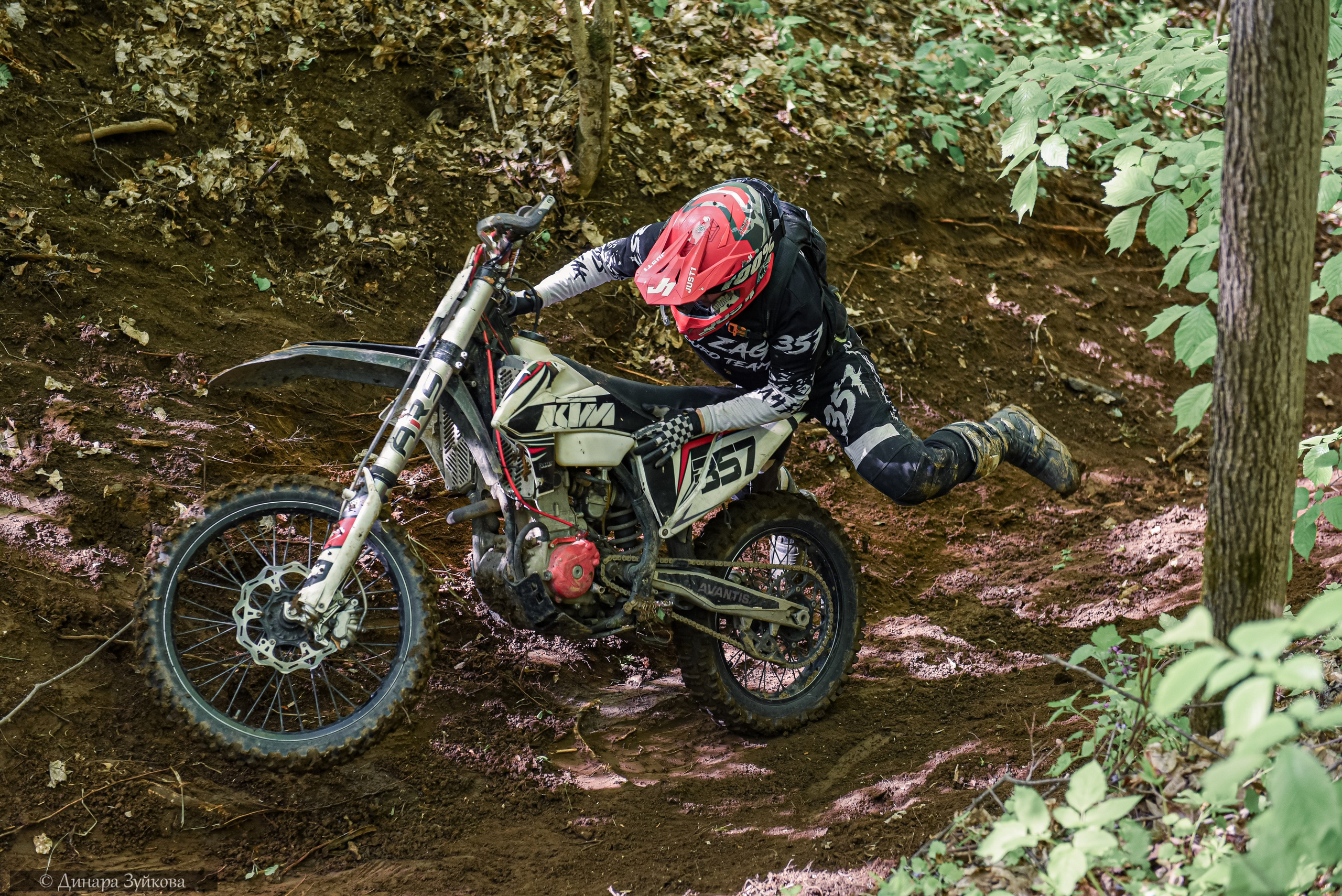 На местности. Каменки. Этап II. Мотофотограф в Нижнем Новгороде Динара Зуйкова
