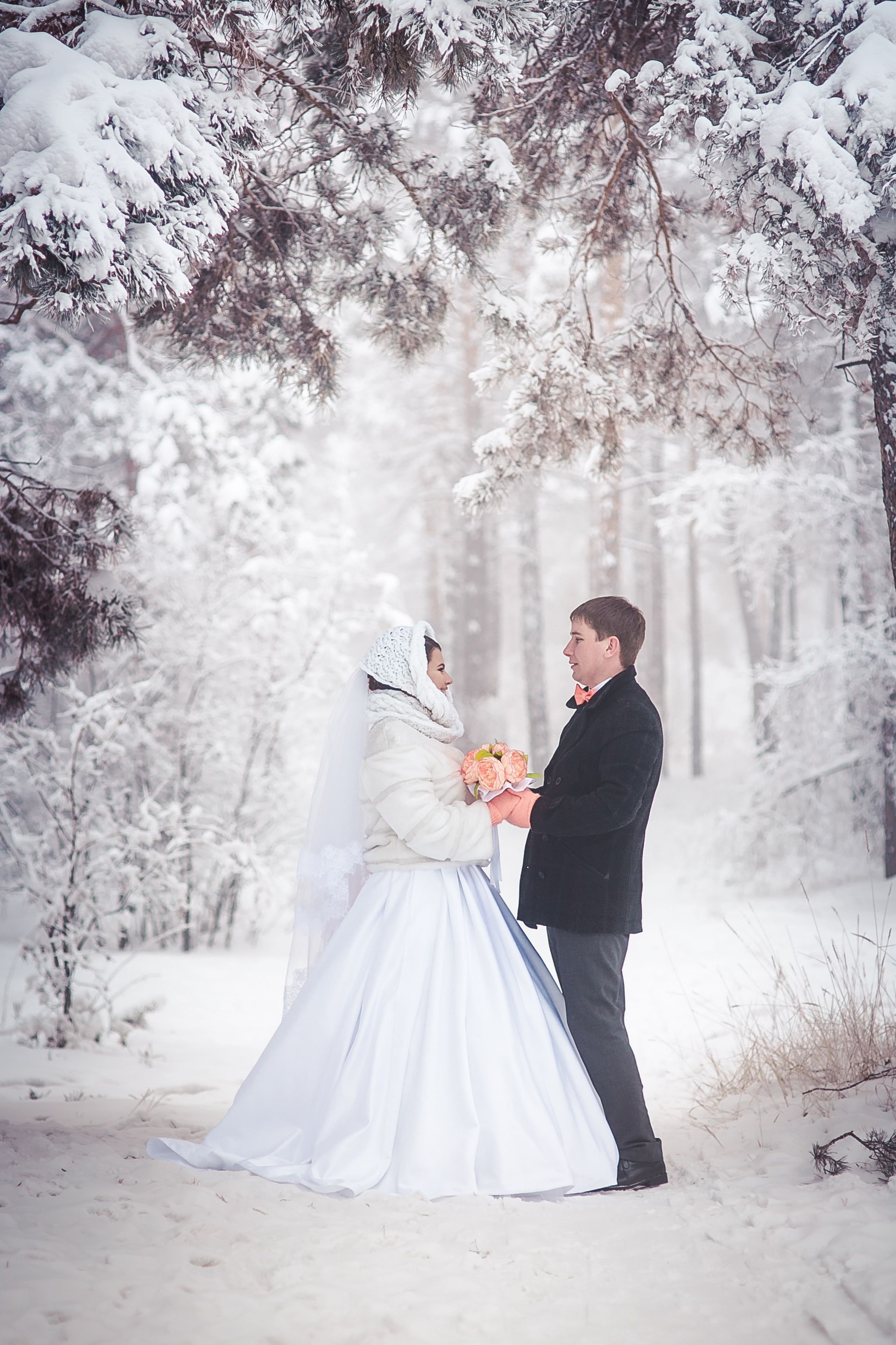 Зимнее свадебное фото. Фотограф Надежда Куин, Якутск