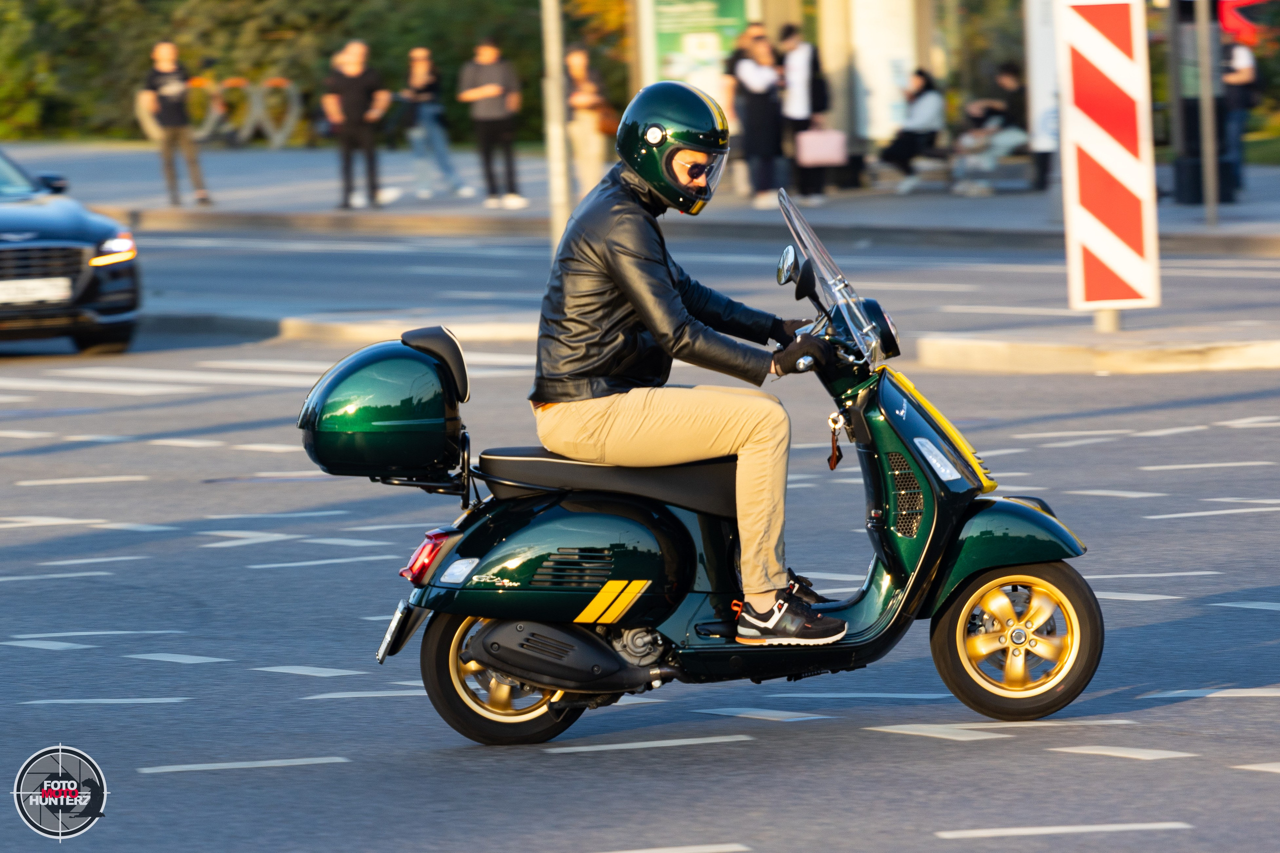 Мотоциклы на улицах города. Фотограф Ольга Гирусова «Пантерочка» Москва