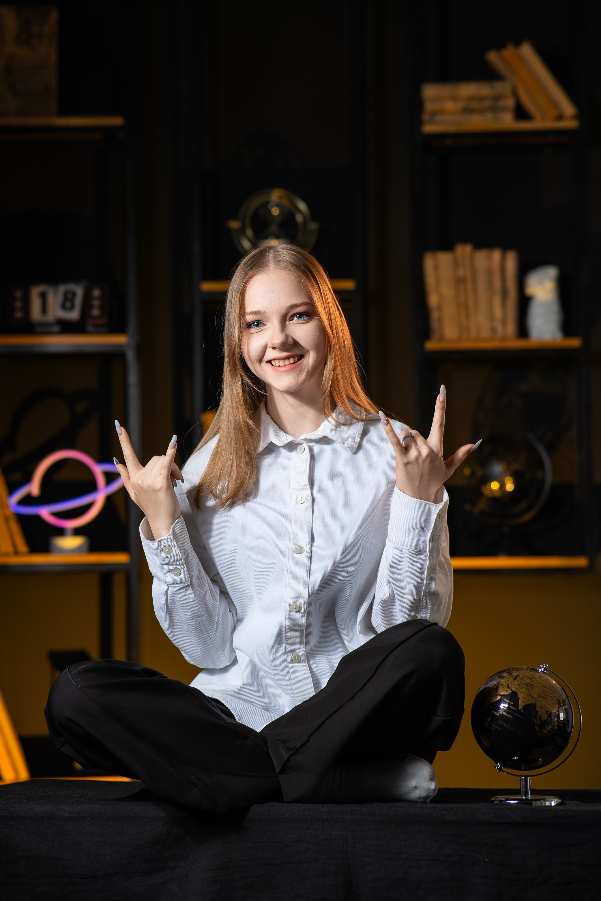 Выпускная фотосессия в фотостудии. Выпускные альбомы Нижнекамск Набережные Челны Фотостудия Небо