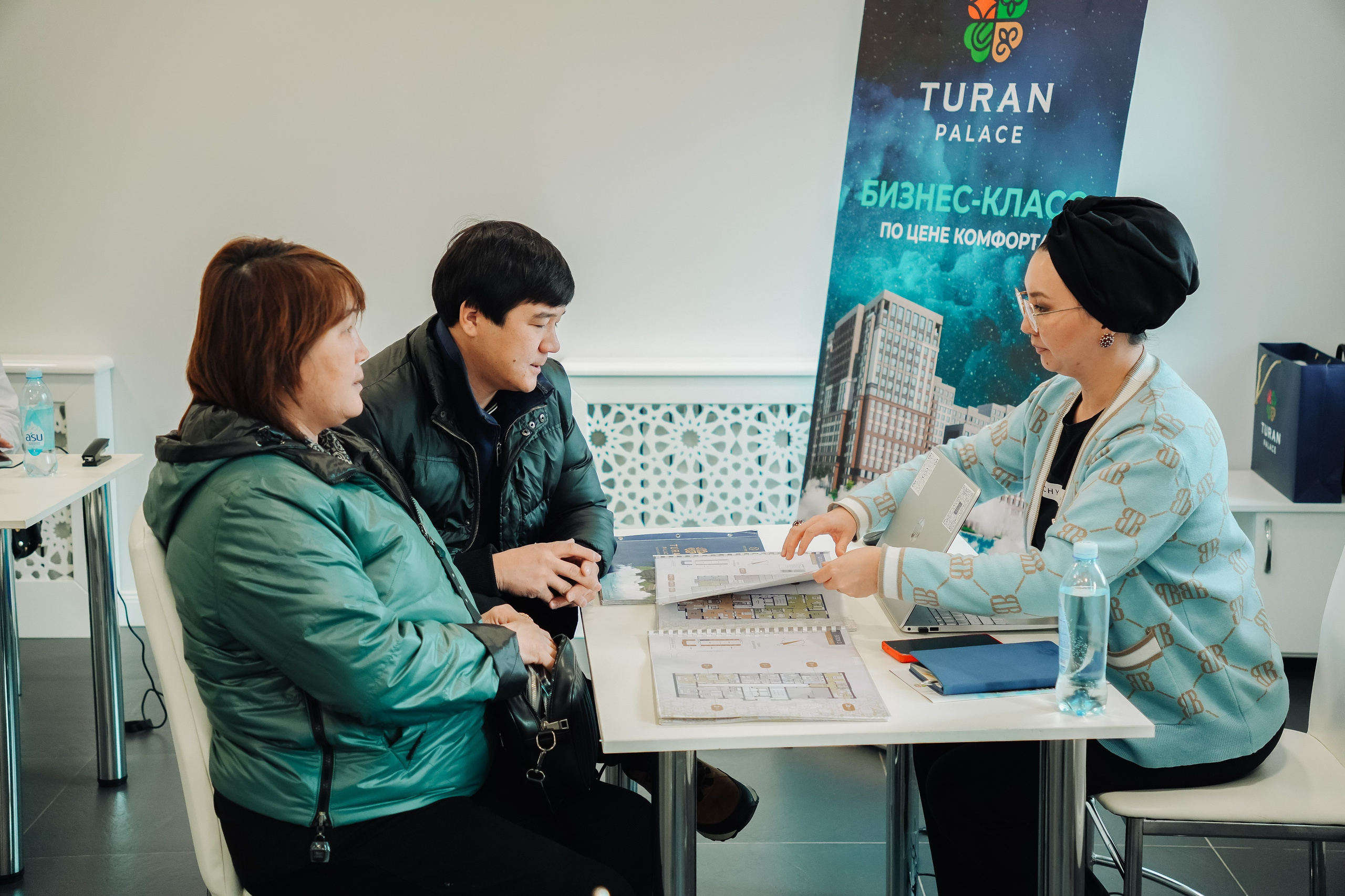 Фотоотчет: Галерея недвижимости SHANYRAQ