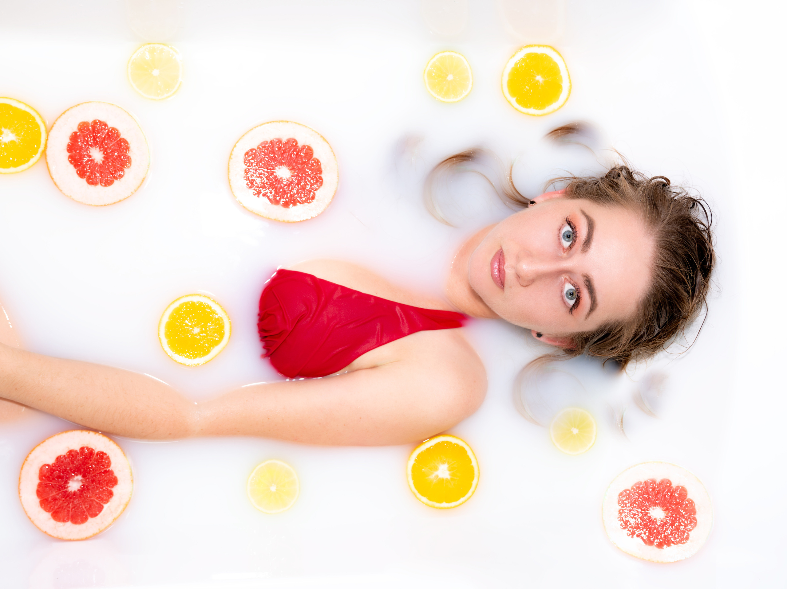 Портретная фотосессия в ванне