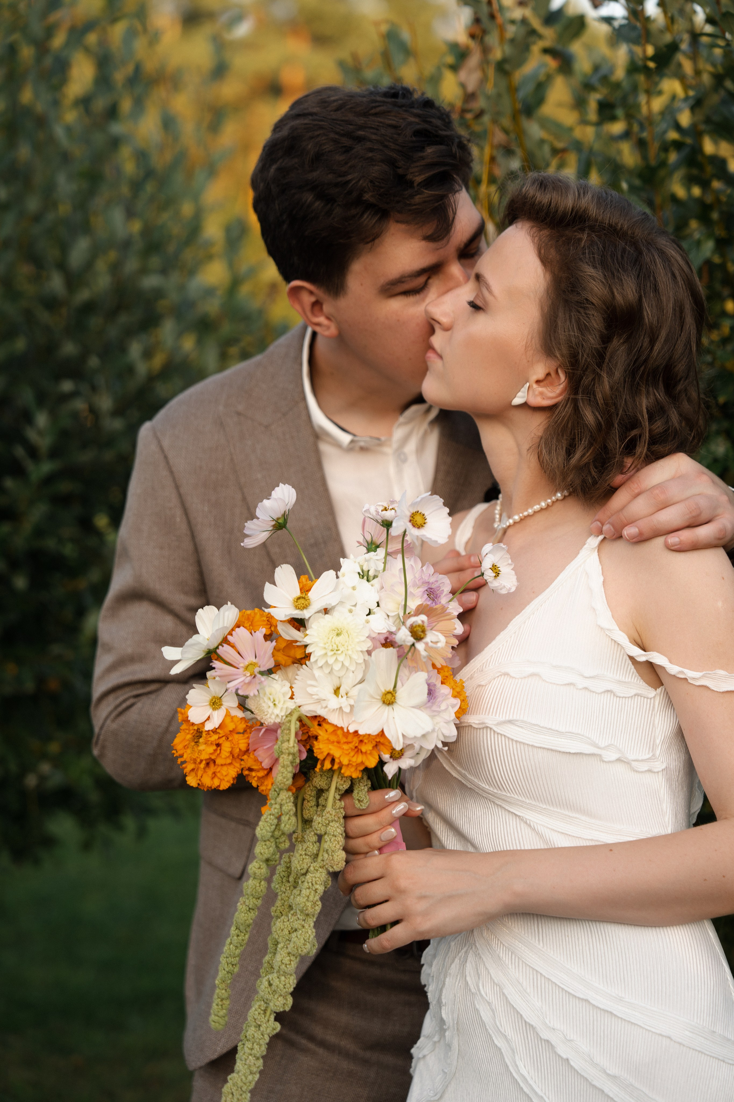 Арина & Иван. Камерная свадьба на природе в стиле в расслабленном стиле. Свадебный фотограф организатор в Санкт-Петербурге Ассоль Опарина