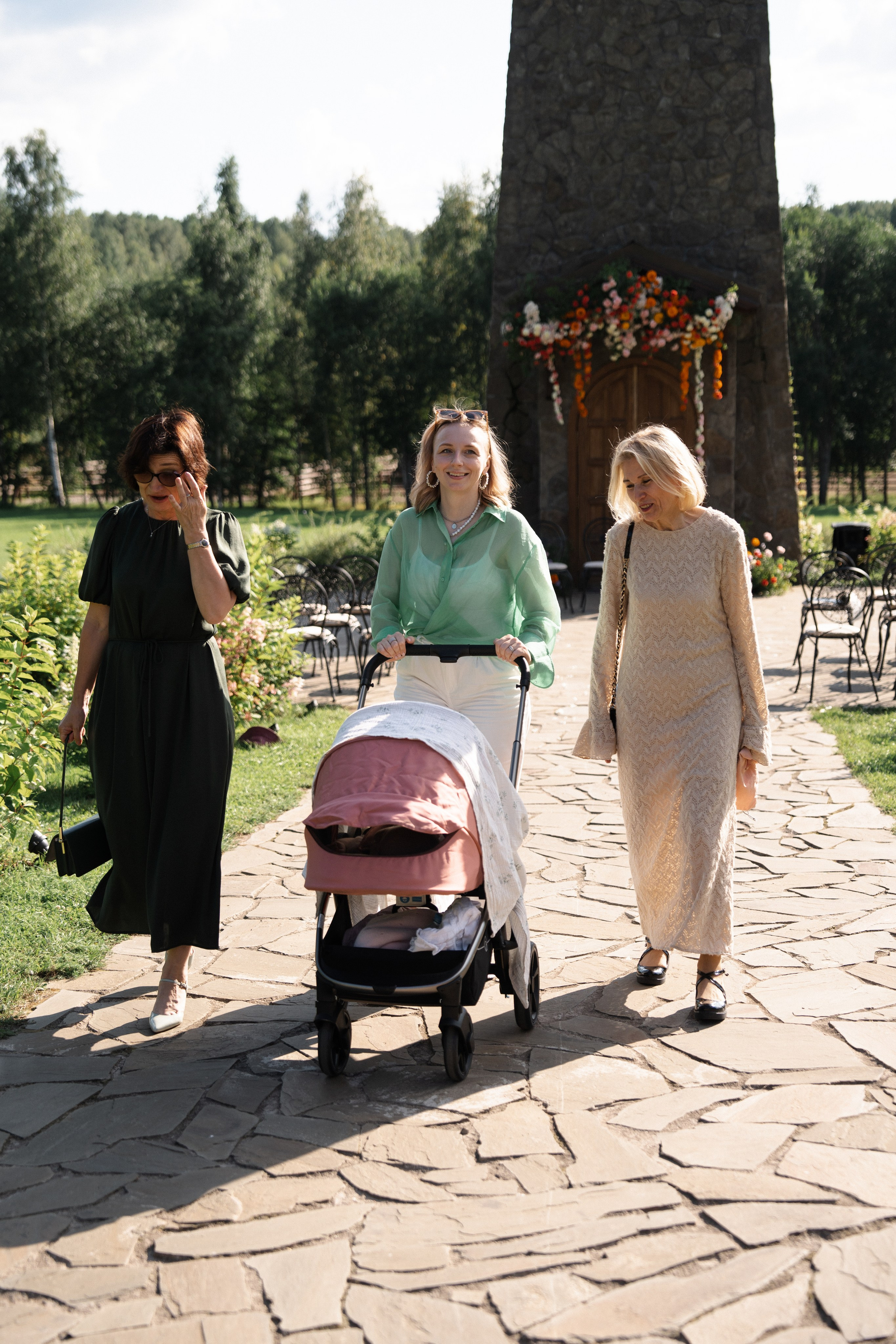 Арина & Иван. Камерная свадьба на природе в стиле в расслабленном стиле. Свадебный фотограф организатор в Санкт-Петербурге Ассоль Опарина