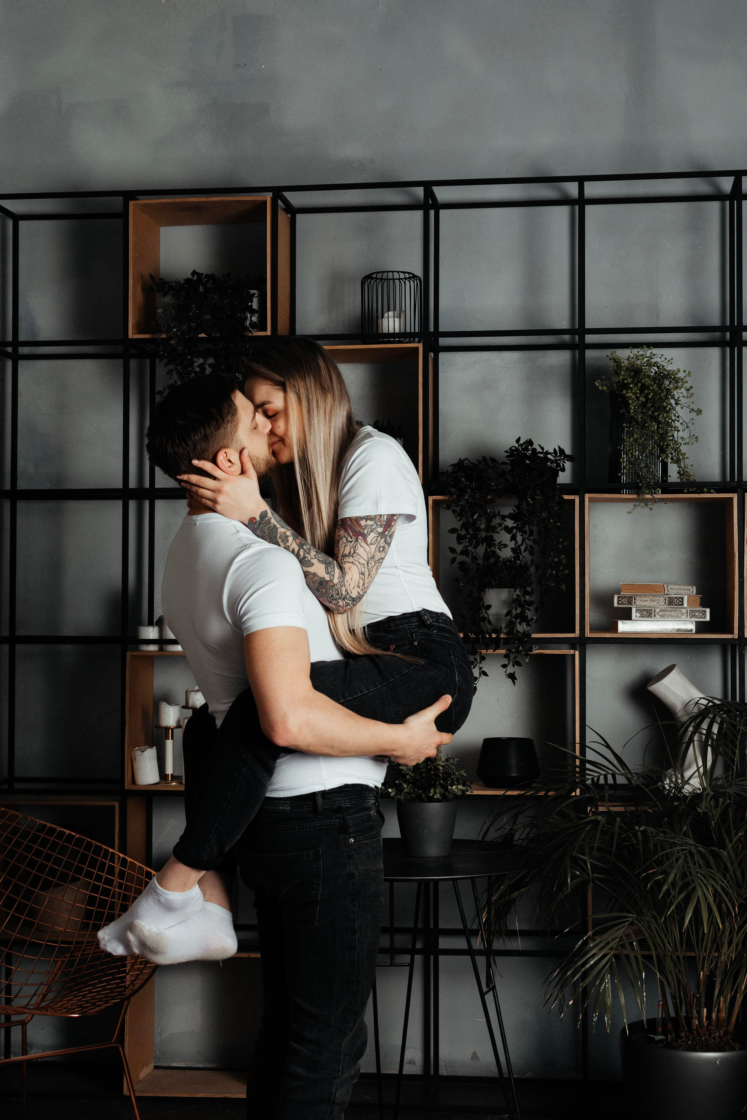 Нежности в студии (Никита, Вера). Портретный и репортажный Фотограф в Москве Александра Комарницкая