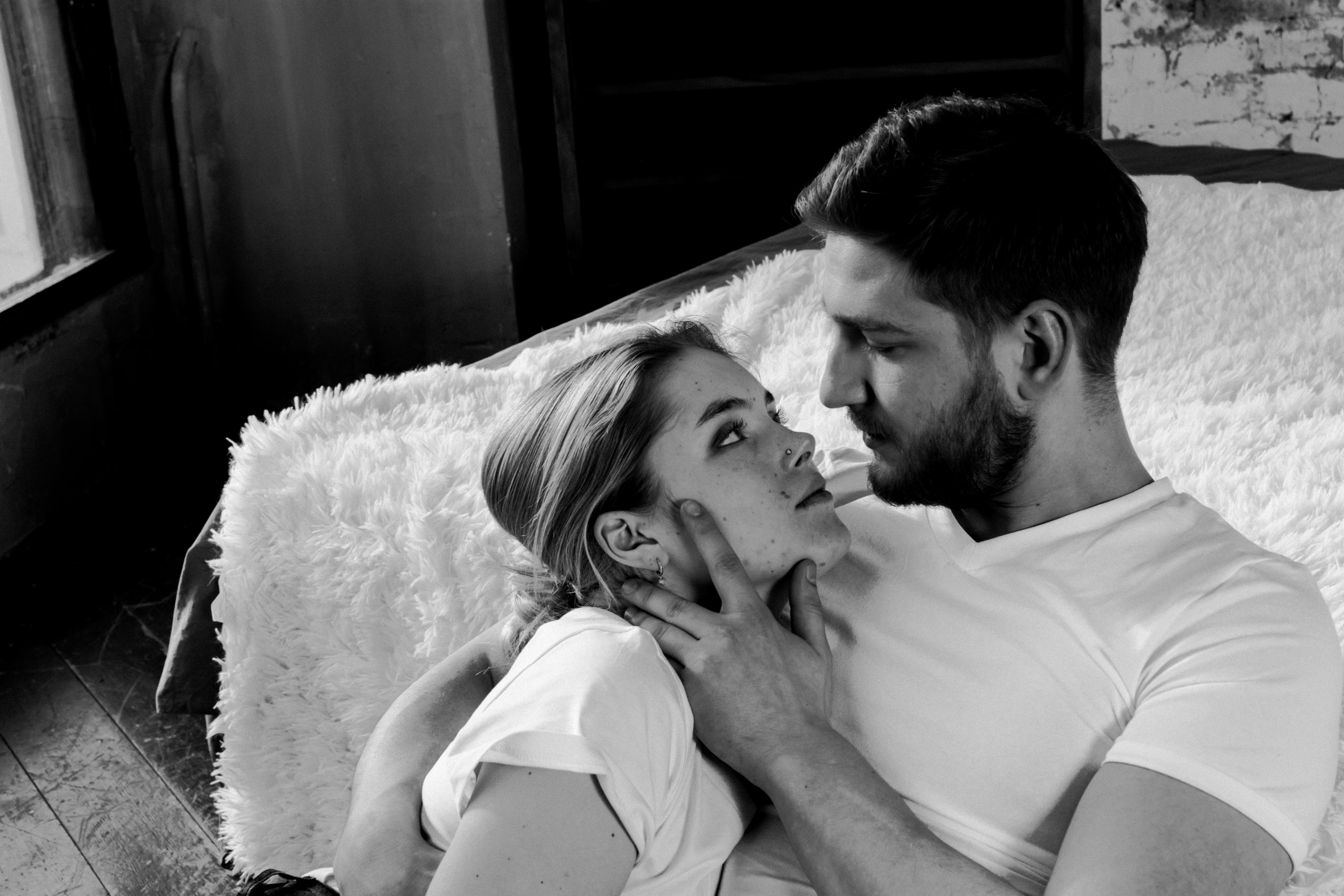 Нежности в студии (Никита, Вера). Портретный и репортажный Фотограф в Москве Александра Комарницкая