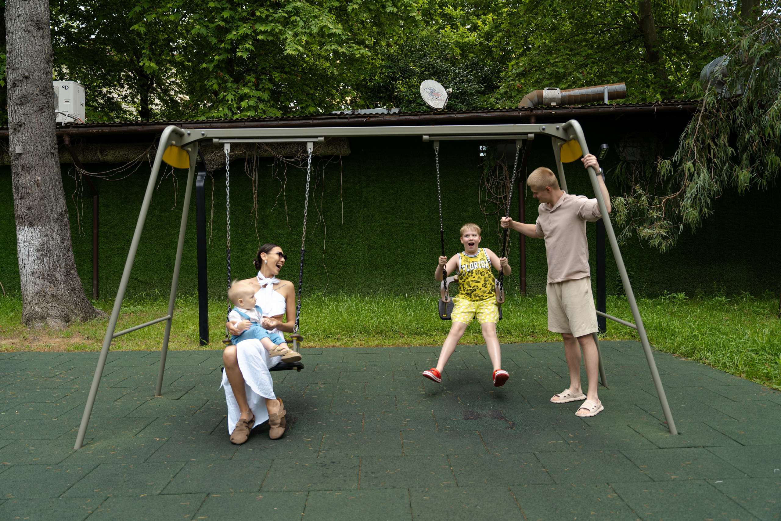 Mirror 4*. Фотограф и видеограф Елена Хмелевская