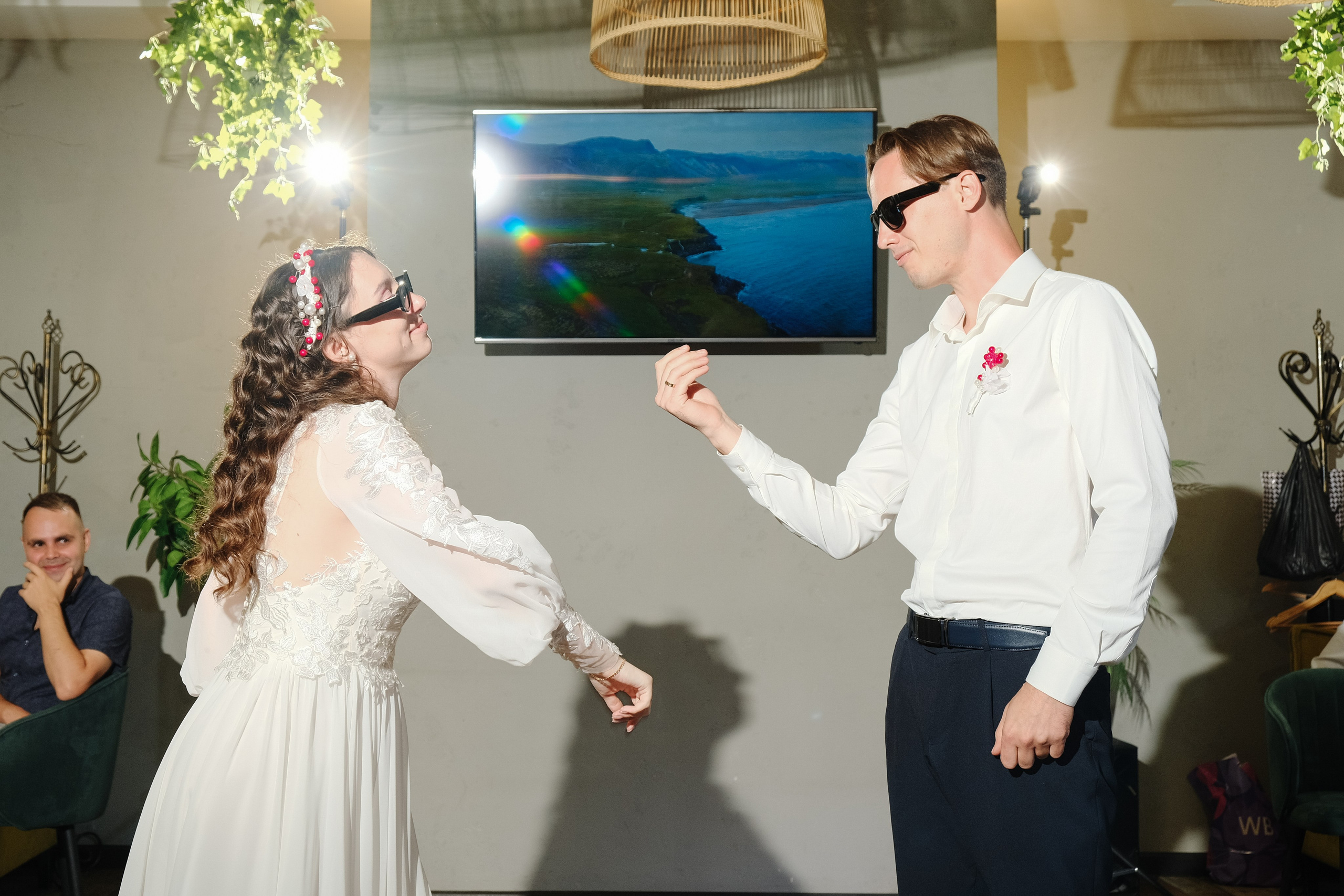 О+Д (ЗАГС, прогулка Центр и Парк Победы, банкет). Профессиональная фотосъемка в Крыму. Натуральные эмоции и живые кадры. Забронируйте дату прямо сейчас!