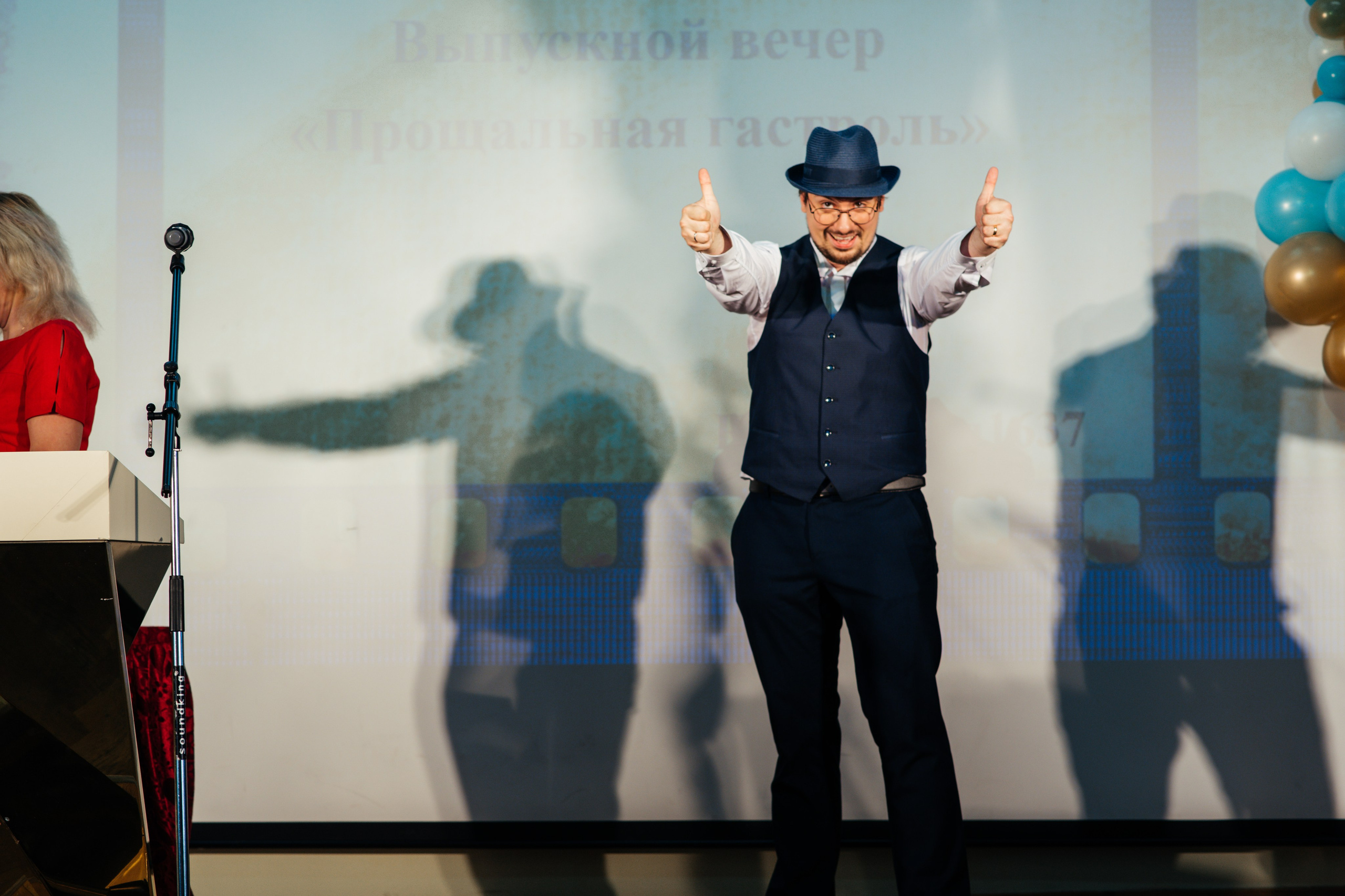 Вручение аттестатов. Выпускные альбомы в Подольске Москве и МО