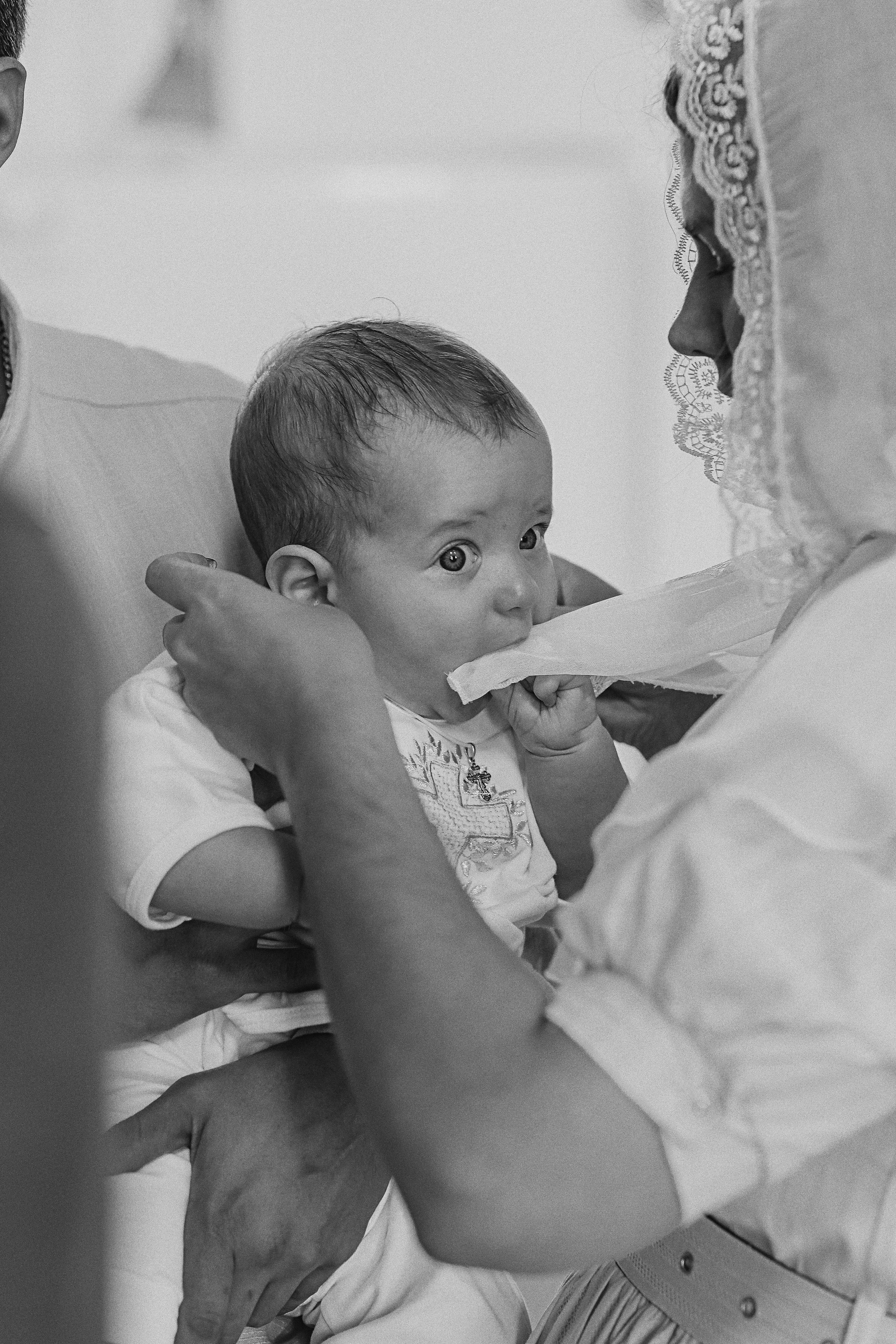 Крещение церковь около моста влюбленных. Семейный фотограф Тюмень, фотограф на роды Салмина Мария