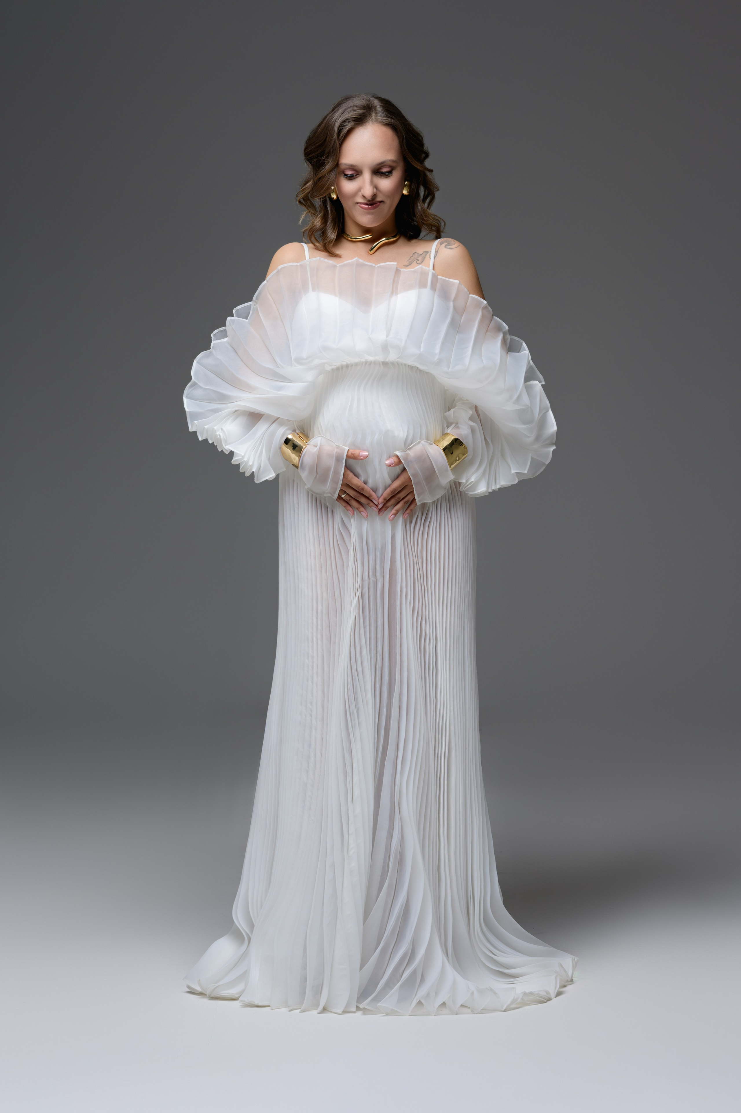 Фотосессия беременности в Крыму. Студийная фотосессия беременности. Стильная беременность. Фотограф беременных Ольга Топоривская.