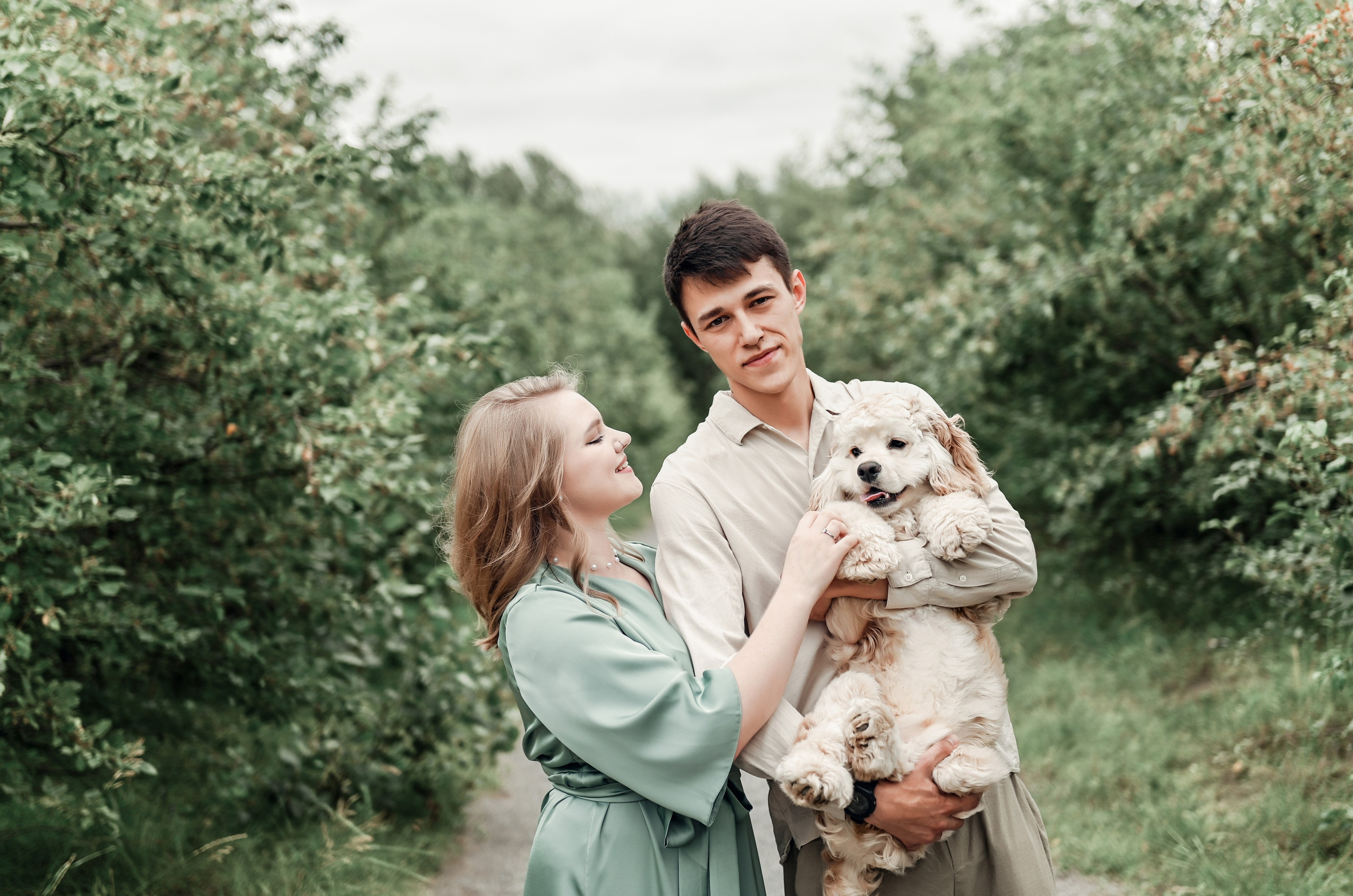 Love story прогулка вместе с песиком))). Свадебный, семейный, детский, контент фотограф в Омске Максим Ильин