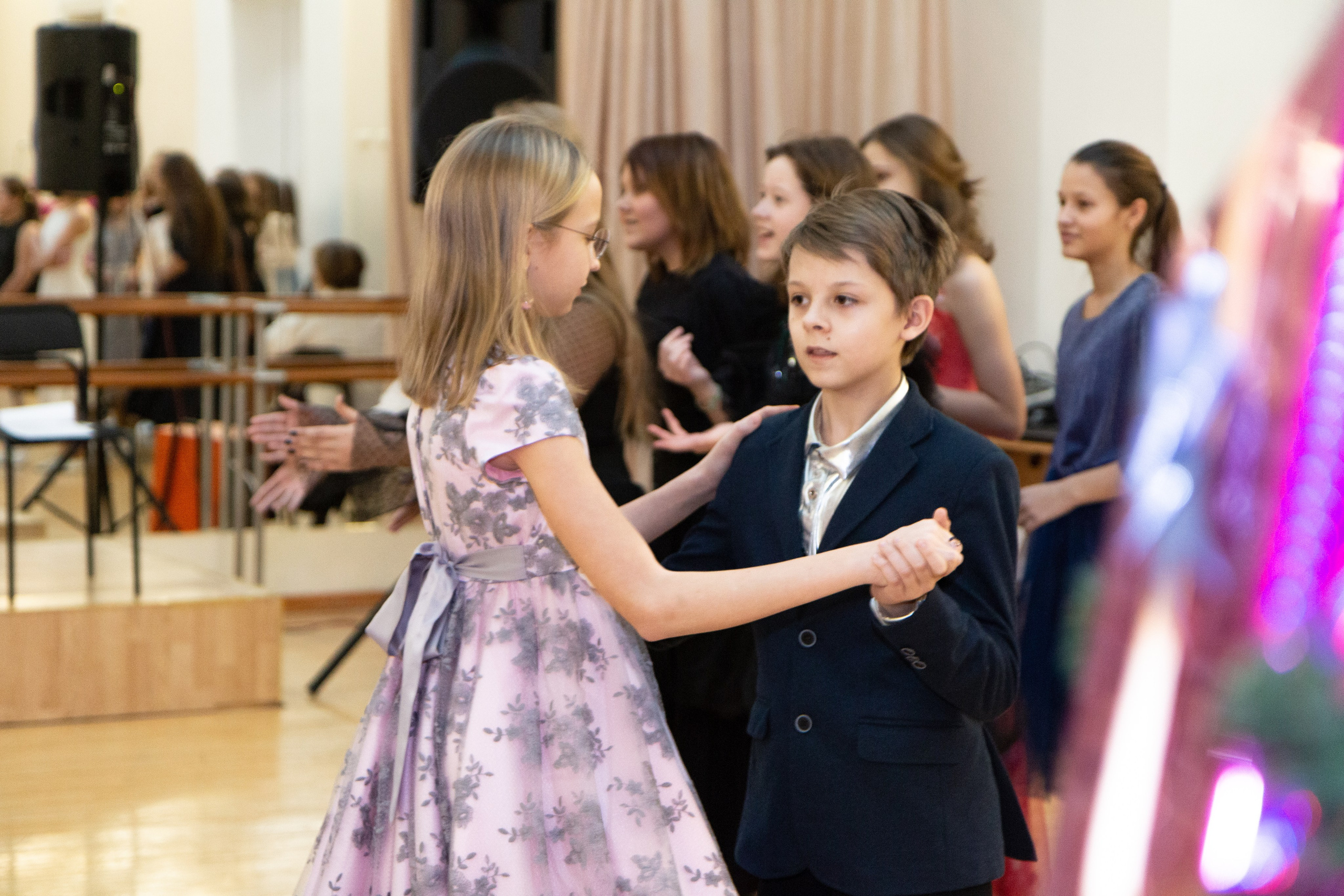 Съёмка в 9 гимназии города Екатеринбург. Предметный и репортажный фотограф Алексей Кротов