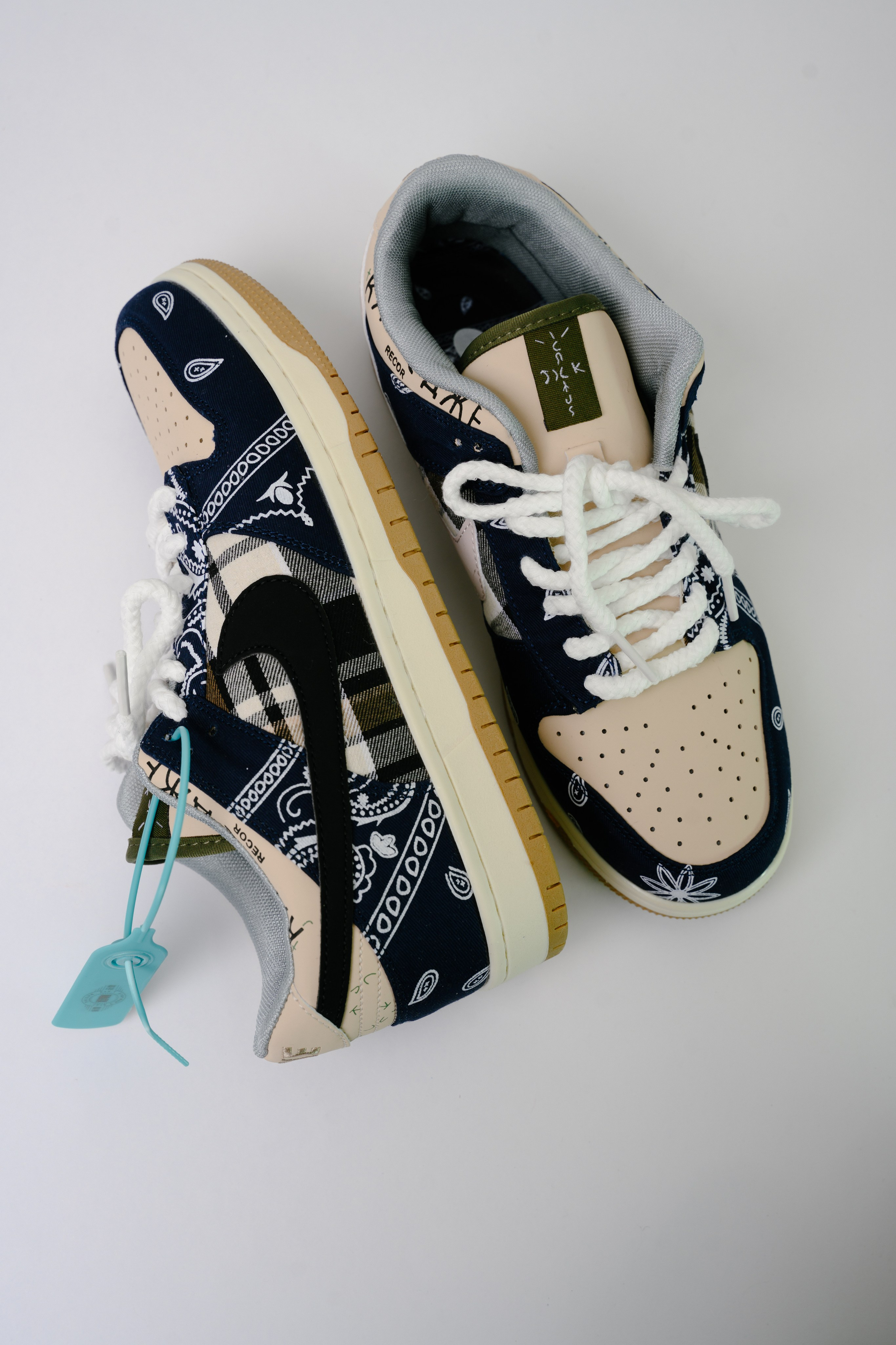 Кроссовки для wb. Фотограф в Красноярске