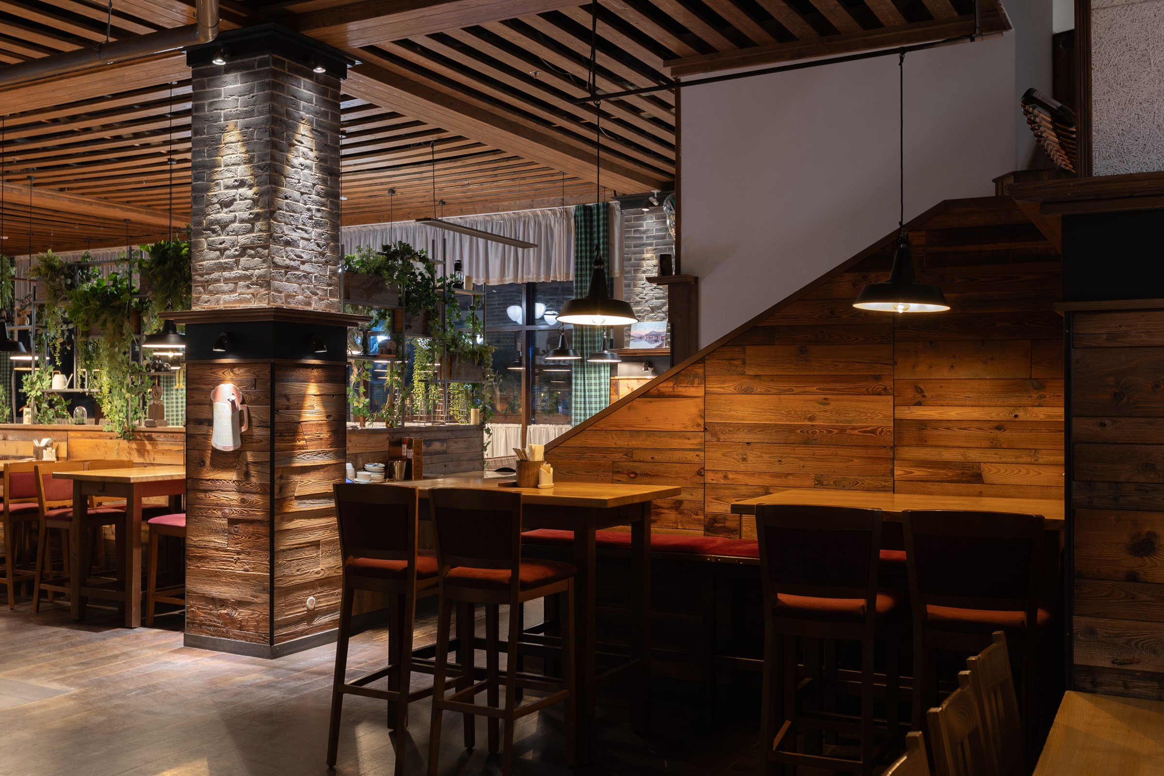 Съемка ресторана PAULANER в городе Краснодар. Архитектурный и интерьерный фотограф в Краснодаре | Дмитрий Демской