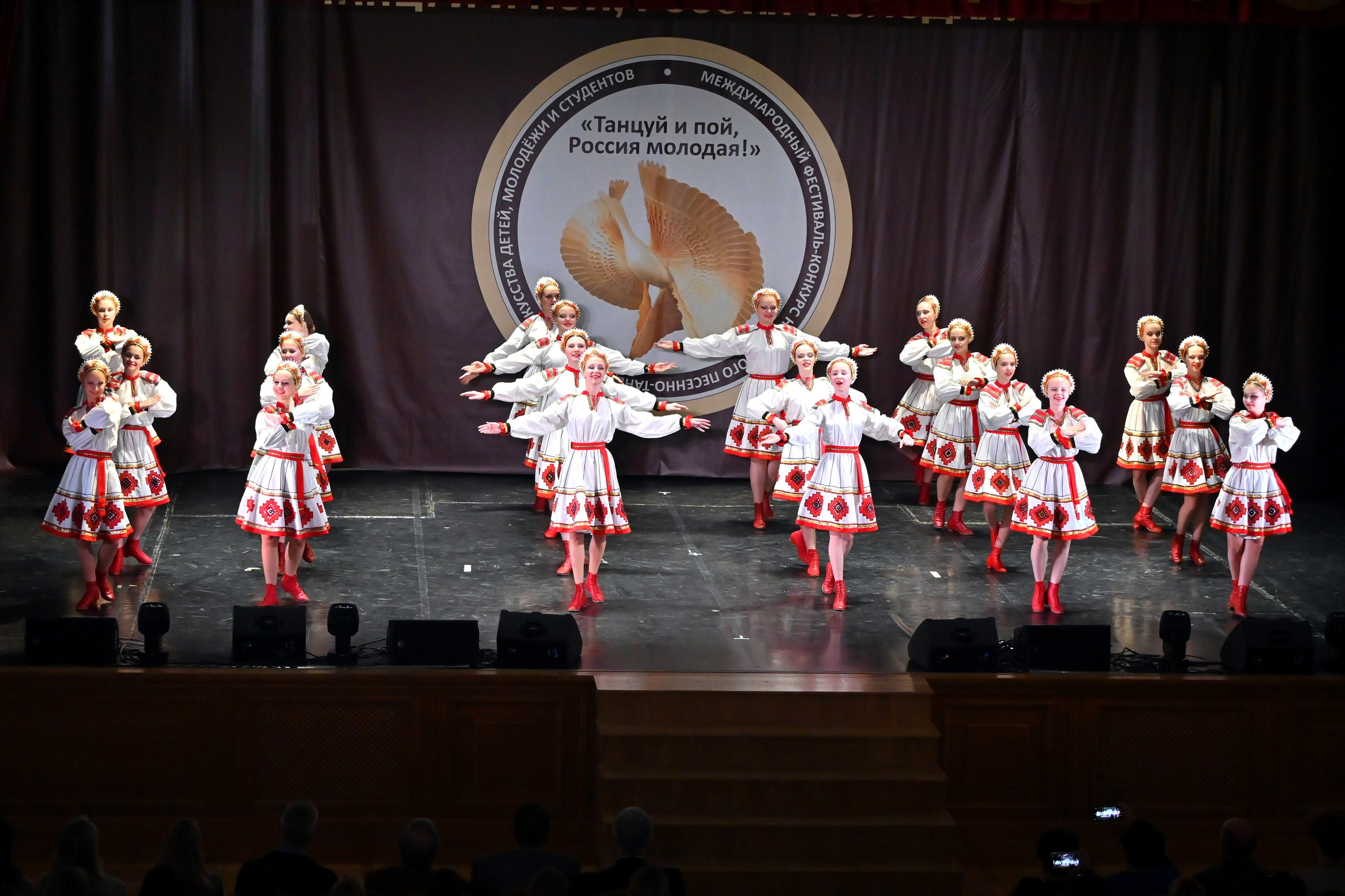 Гала-концерт. Танцуй и пой, Россия Молодая! 22.04.2024. Профессиональный фотограф в Москве Алёна Котова