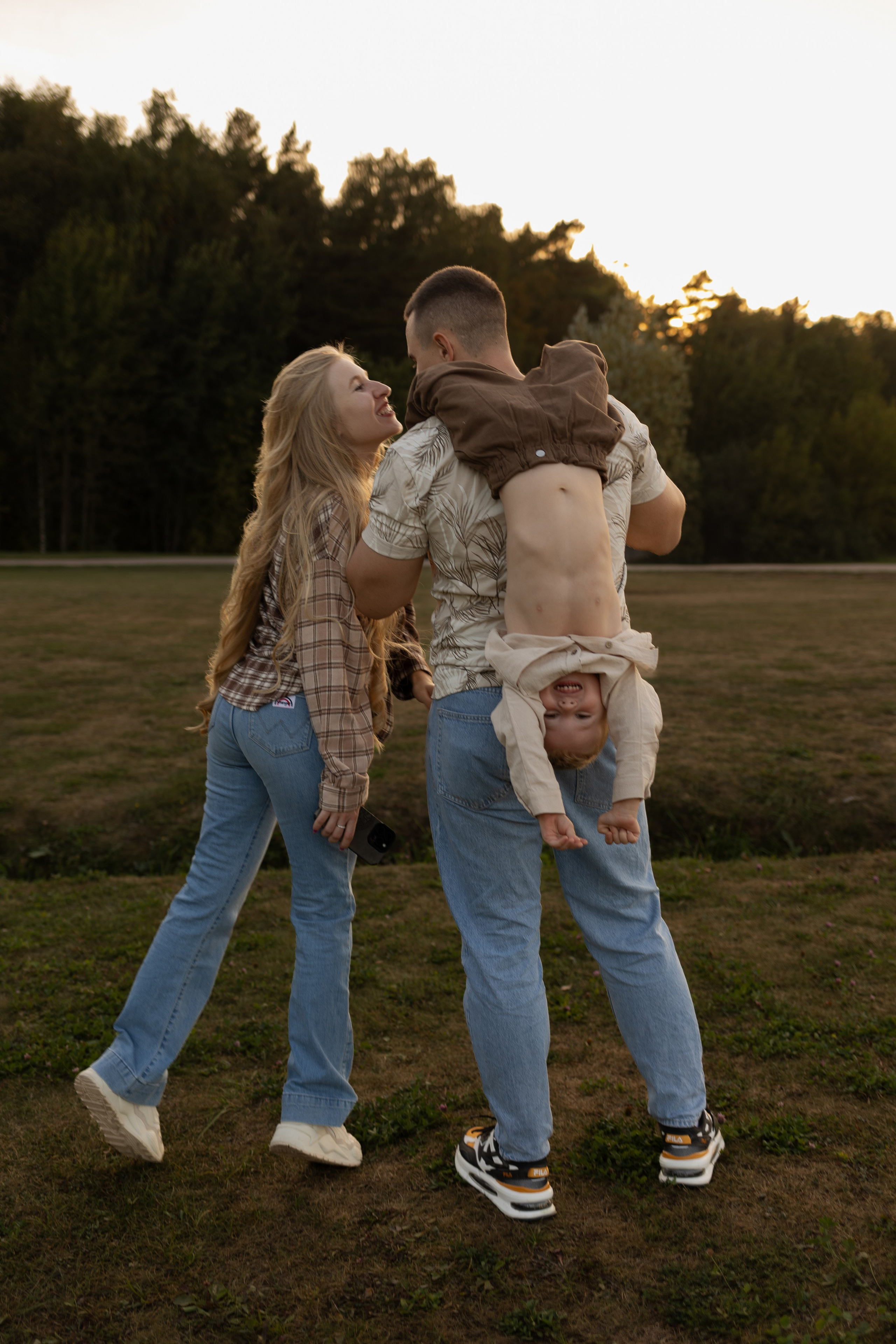 Семейная фотосессия Москва, семейный фотограф в Москве, семейная фотосессия, детский фотограф, семейная фотосессия в на природе Москва, семейная фотосессия в Мещерском, семейная фотосессия в Коломенском, семейная фотосессия в Царицыно, семейная фотосессия в Кусково, семейная фотосессия в поле, семейная фотосессия в лесу, семейная фотосессия в Москве в парке 