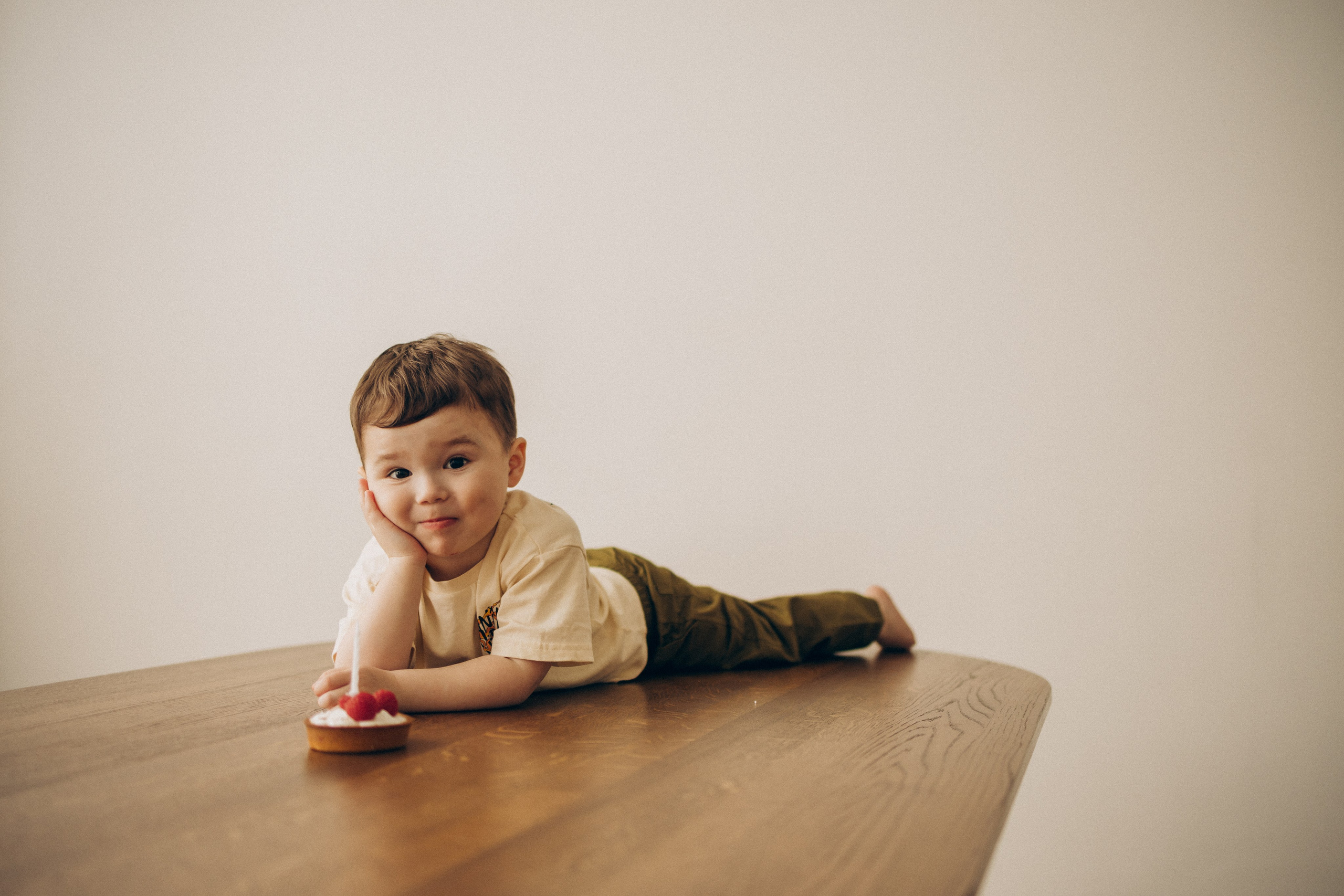 Семейная фотосессия Москва, семейный фотограф в Москве, семейная фотосессия, детский фотограф, семейная фотосессия в студии, фотосессия мама и сын