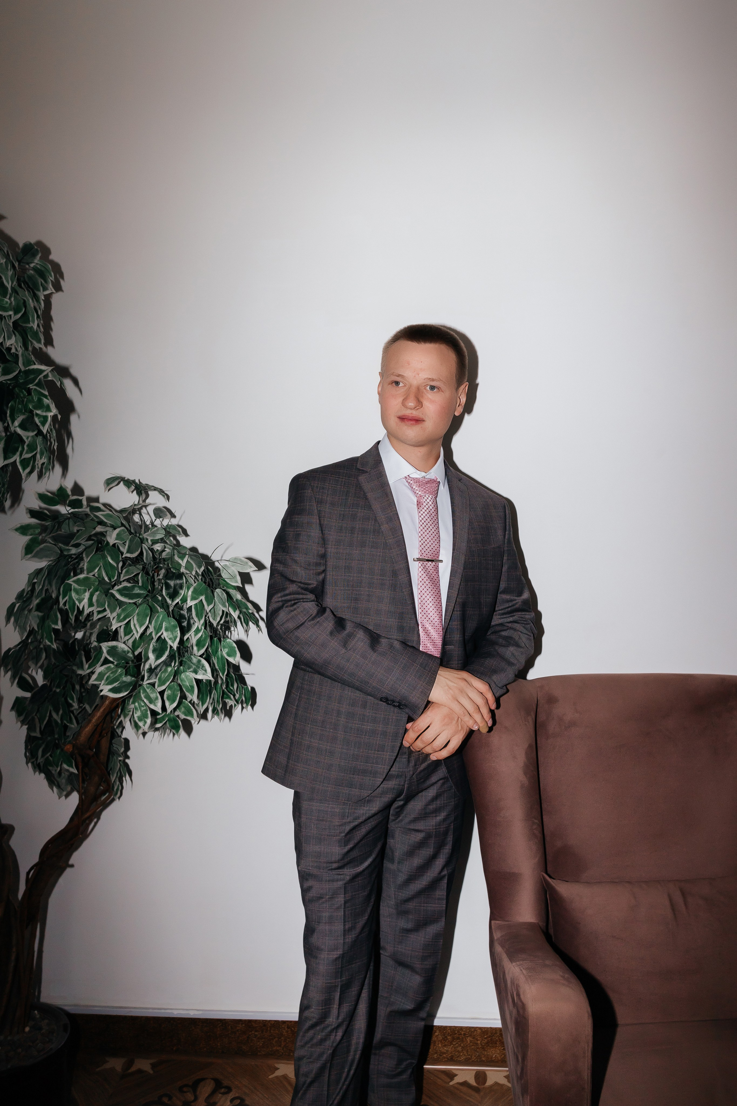 Свадебная прогулка двоих на Стрелке и в автозаводском Парке. И в фотостудии СОЛЬ в Автозаводском районе. Свадебный фотограф и фотограф Love-Store в Нижнем Новгороде Анастасия