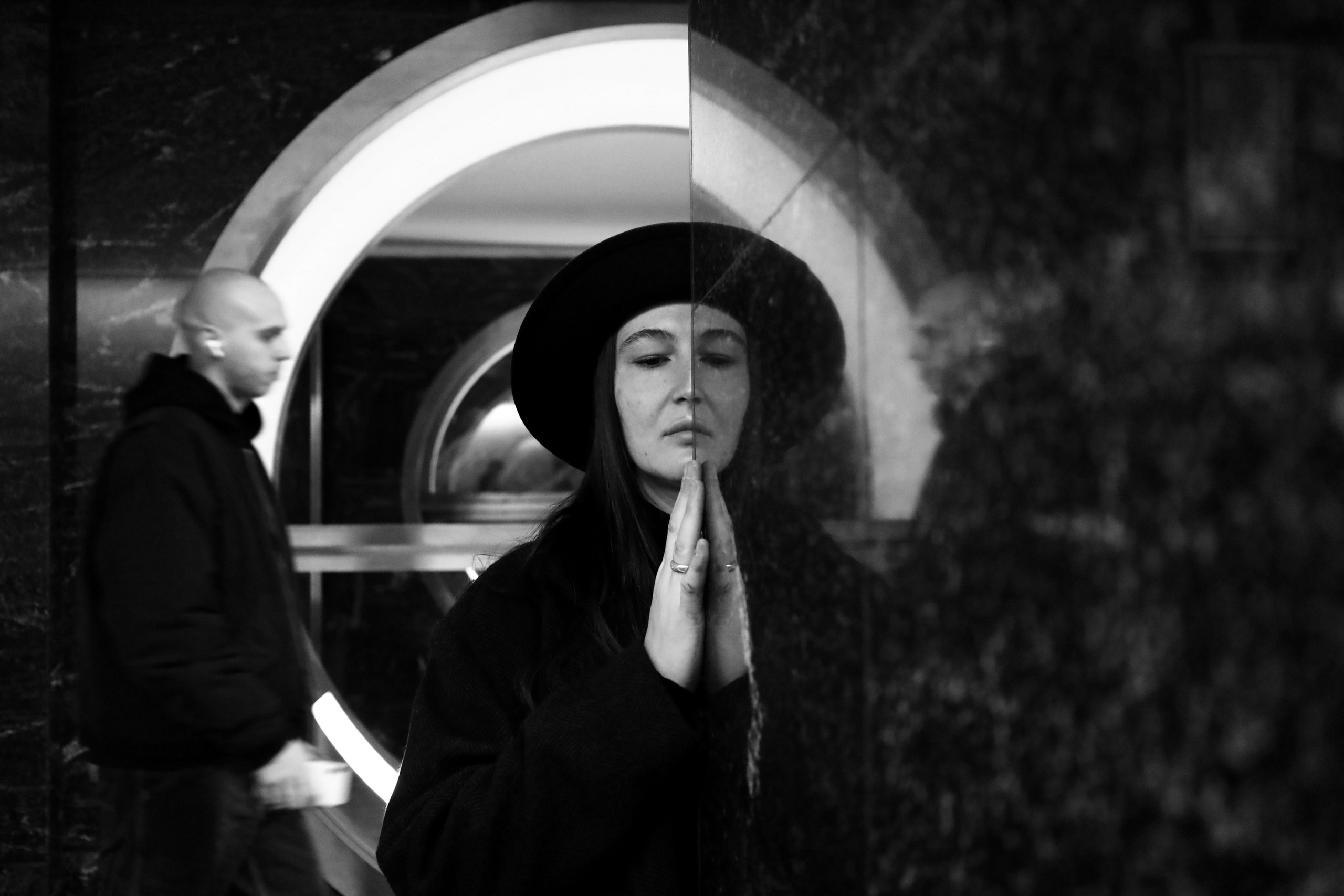 Фотосессия в метро. Kreativniefoto.ru