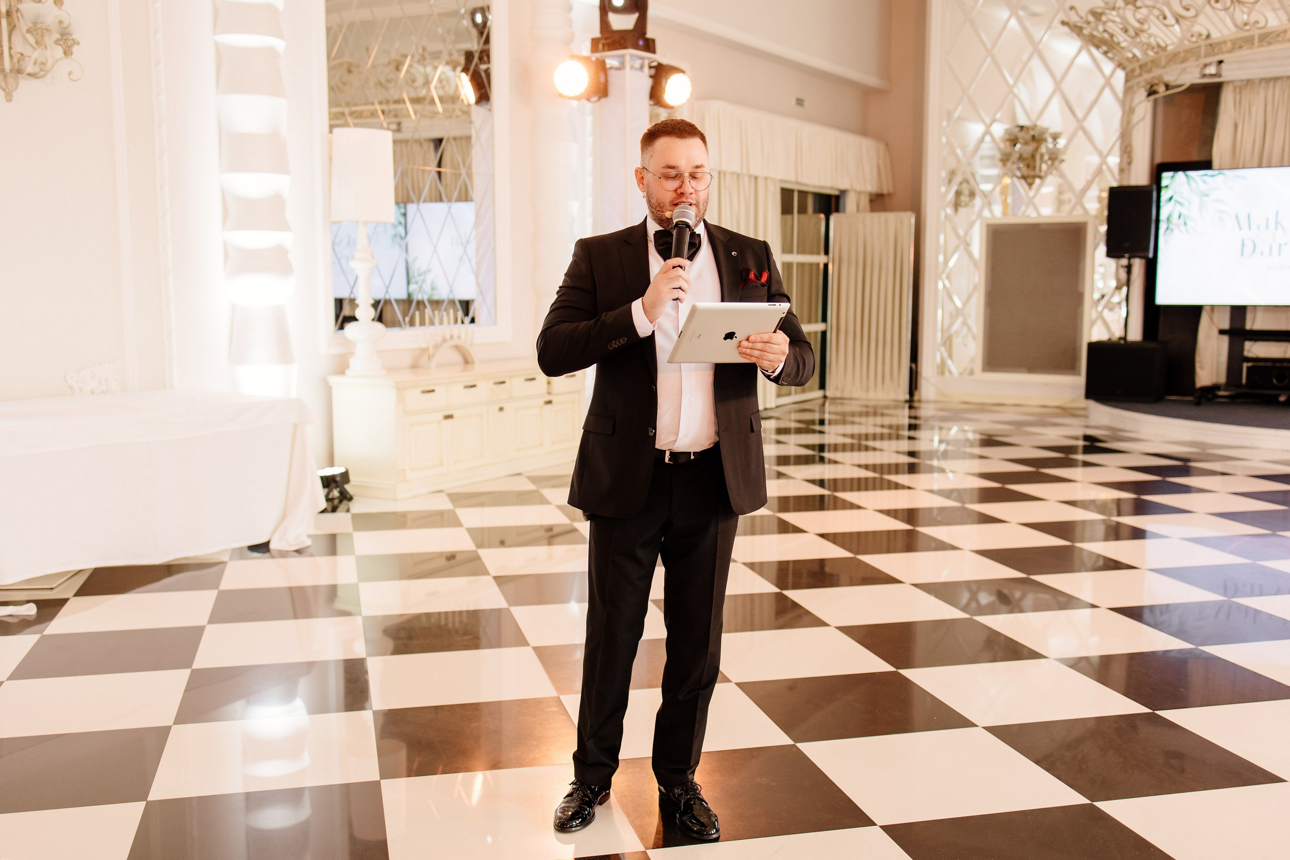 Свадебное утро в Hyatt Regency Хаятт Редженси, свадебная прогулка на Арме и банкет в О’Шалей. Свадебный и семейный фотограф Екатерина Иванова