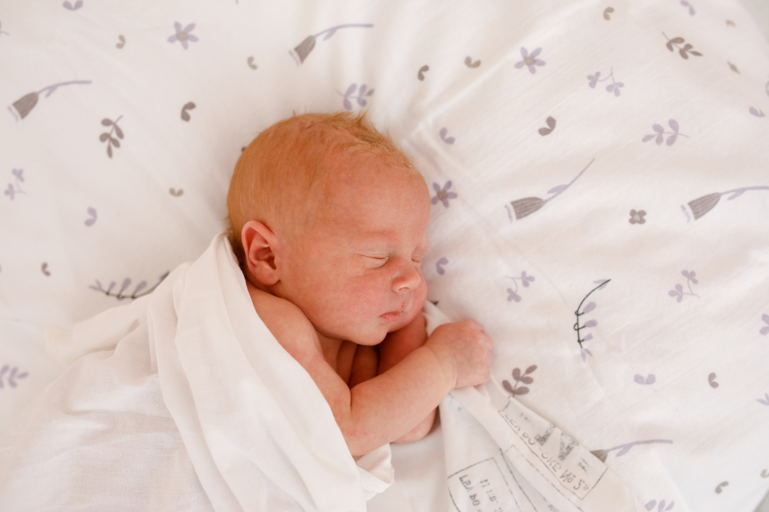 Фотосессия в палате. Фотограф новорожденных Ростов-на-Дону