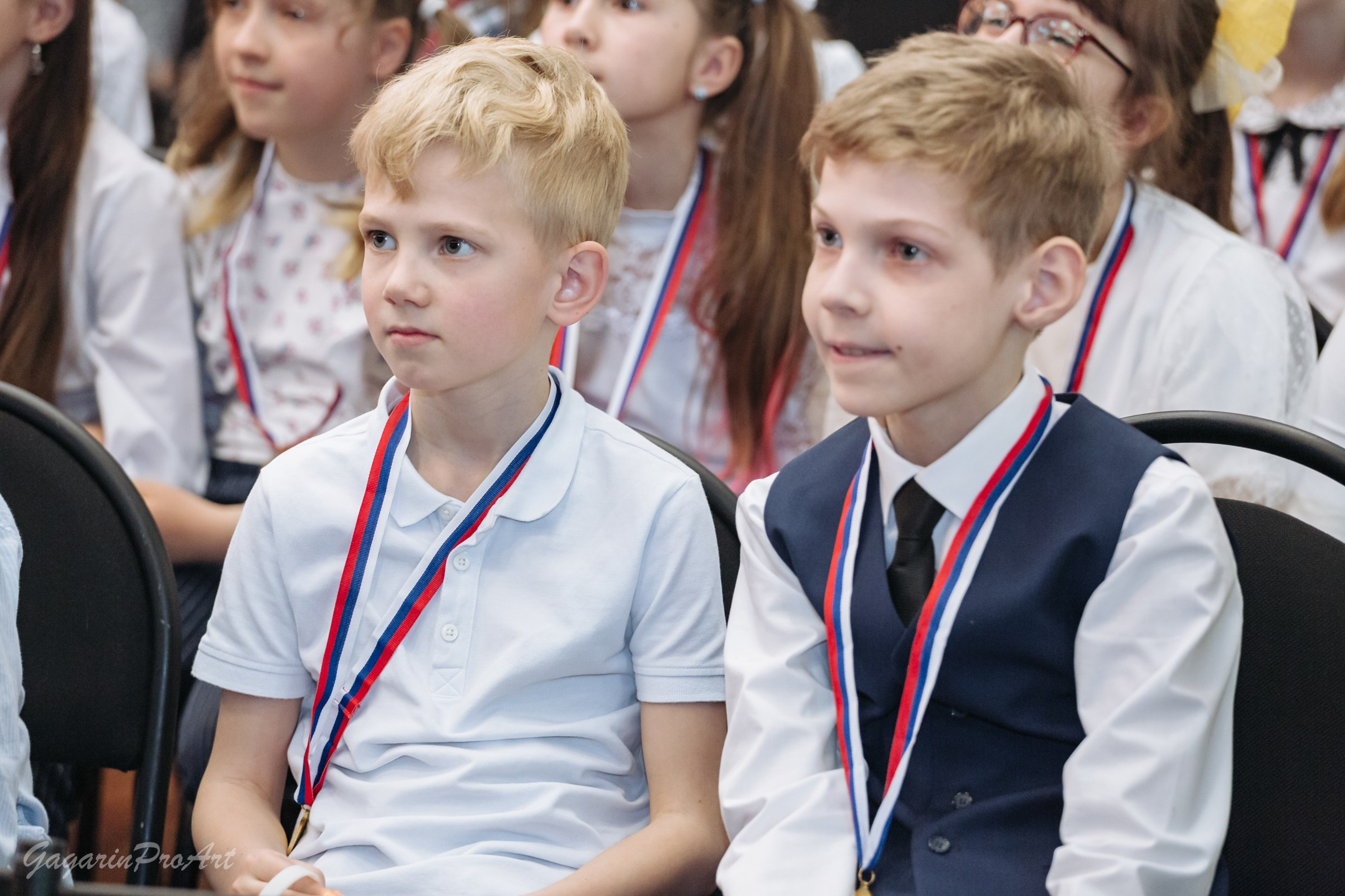 Репортаж в школе на выпускной. Фотограф на выпускной. GagarinProArt