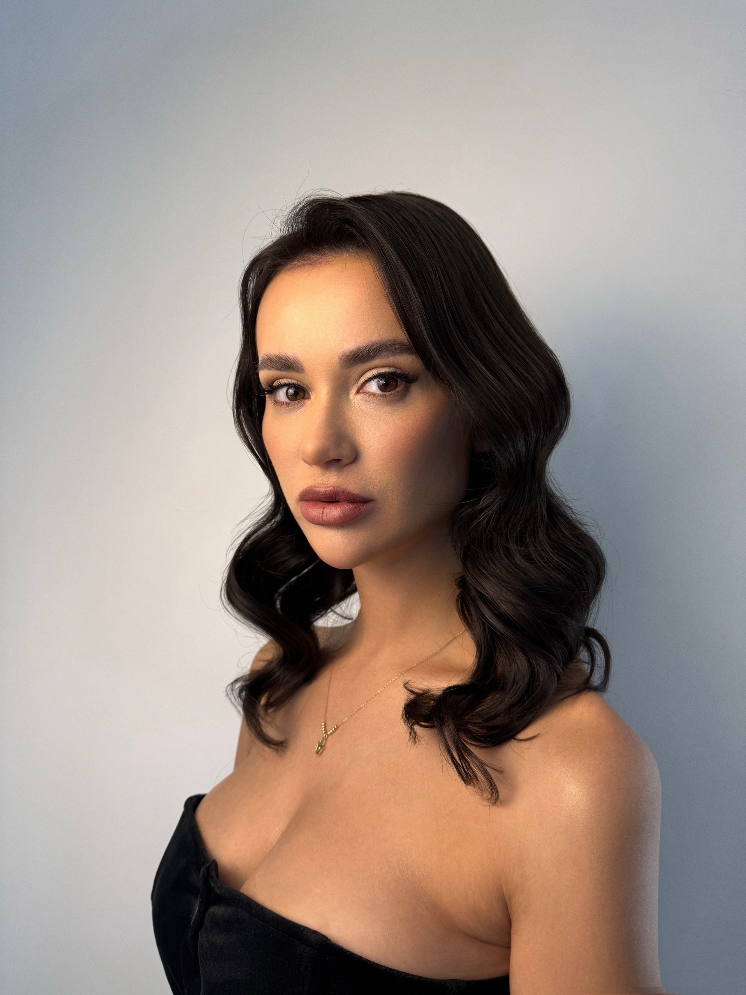 Образы. Студия визажистов, стилистов по прическам, бровистов и мастеров по ресницам