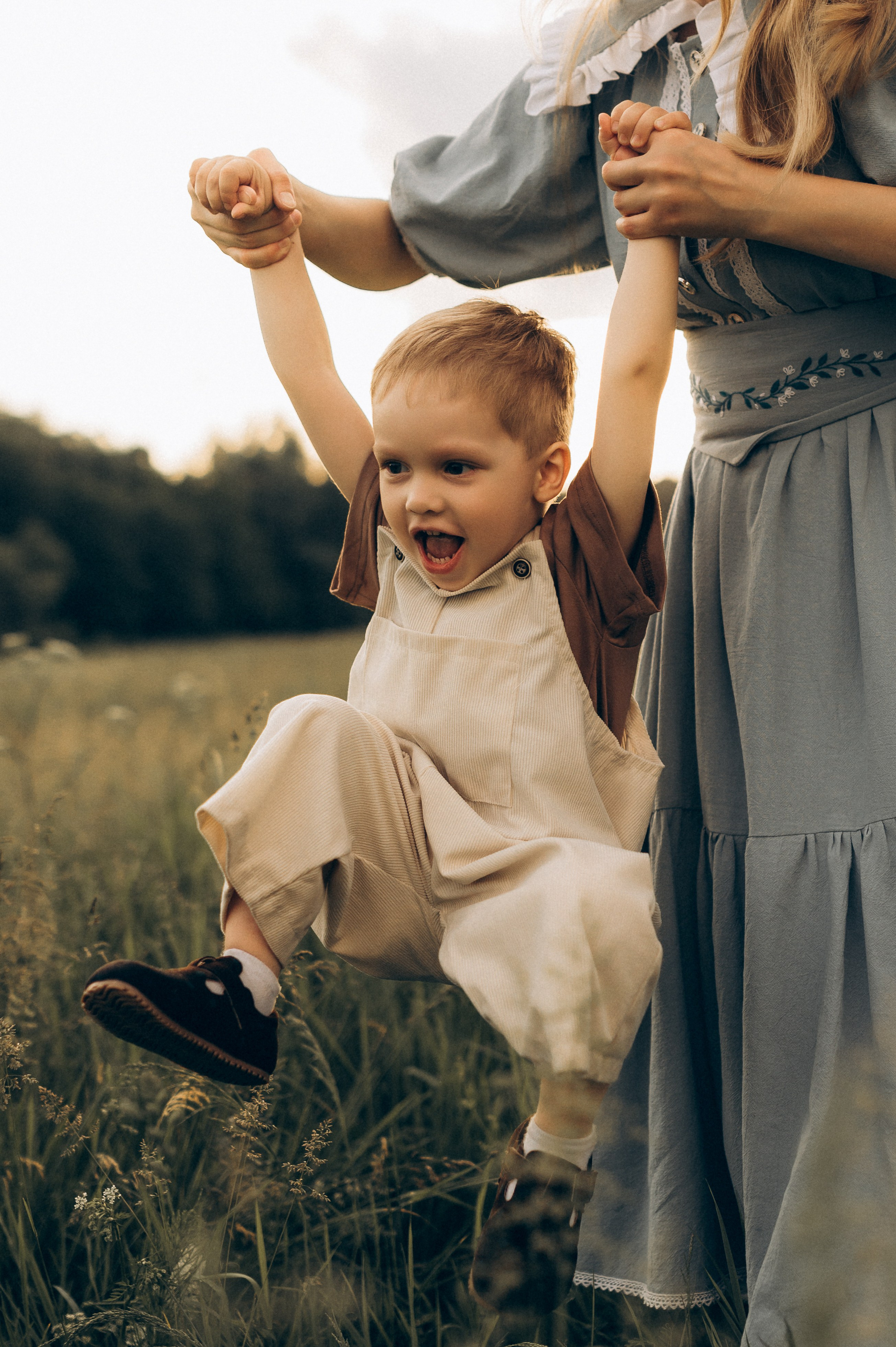 Фотосессия на природе мамы и сына. Фотограф Алексин, Тула