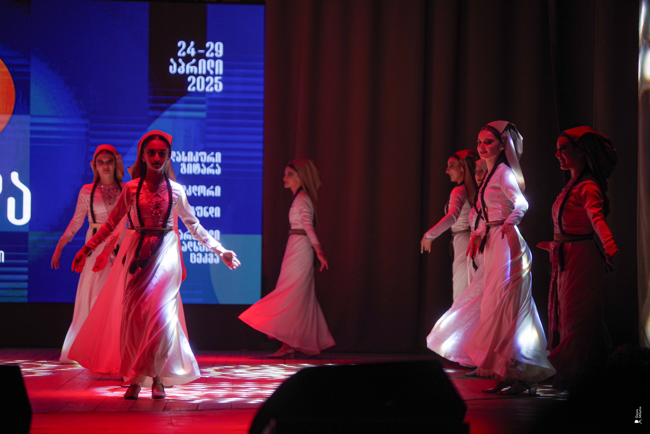 Танцы в Хоби. Портретный фотограф Денис Милютин