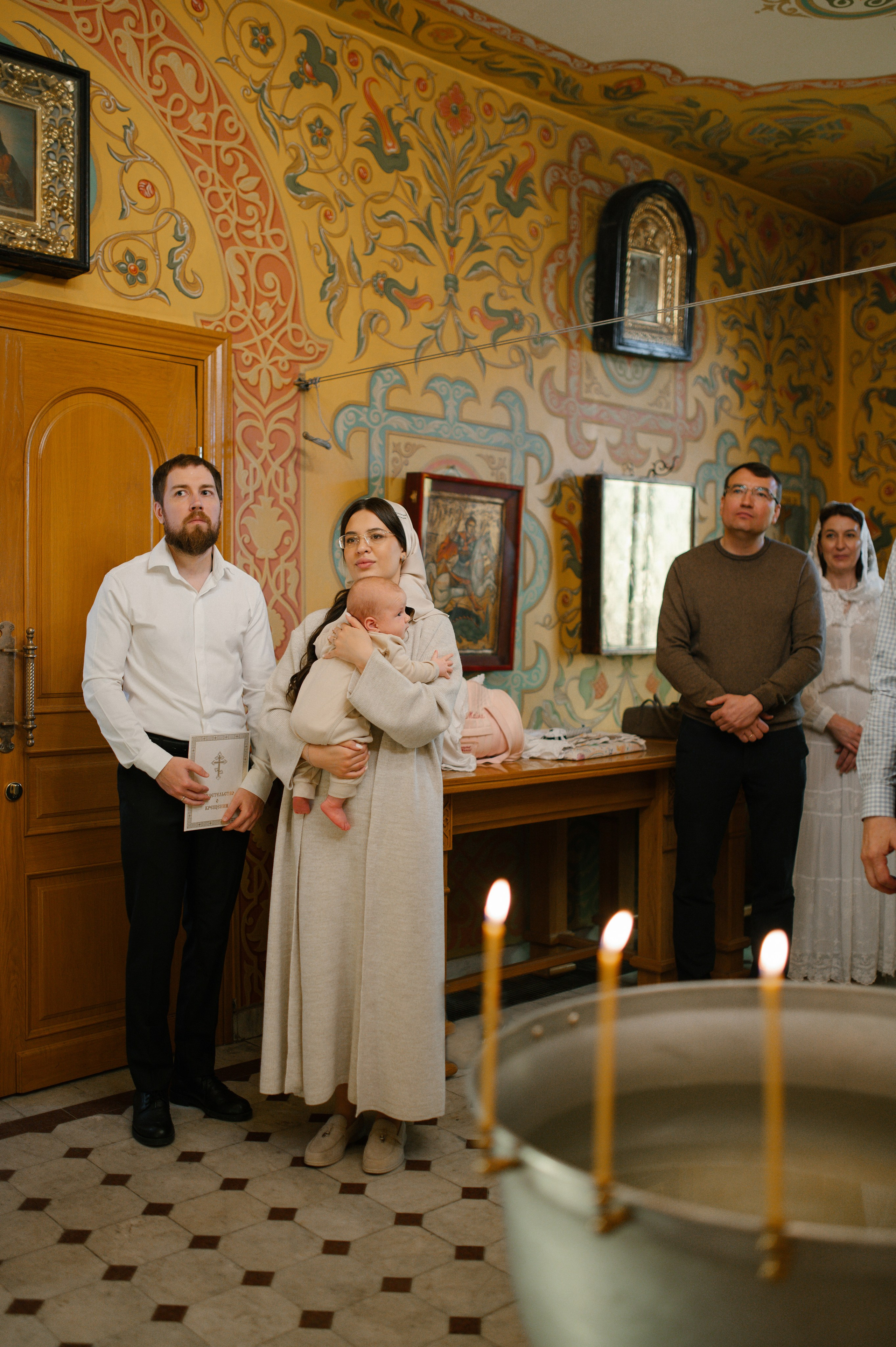 Крещение в Храме Воздвижения Креста Господня в Алтуфьеве. Семейный и свадебный фотограф в Москве Татьяна Николаева