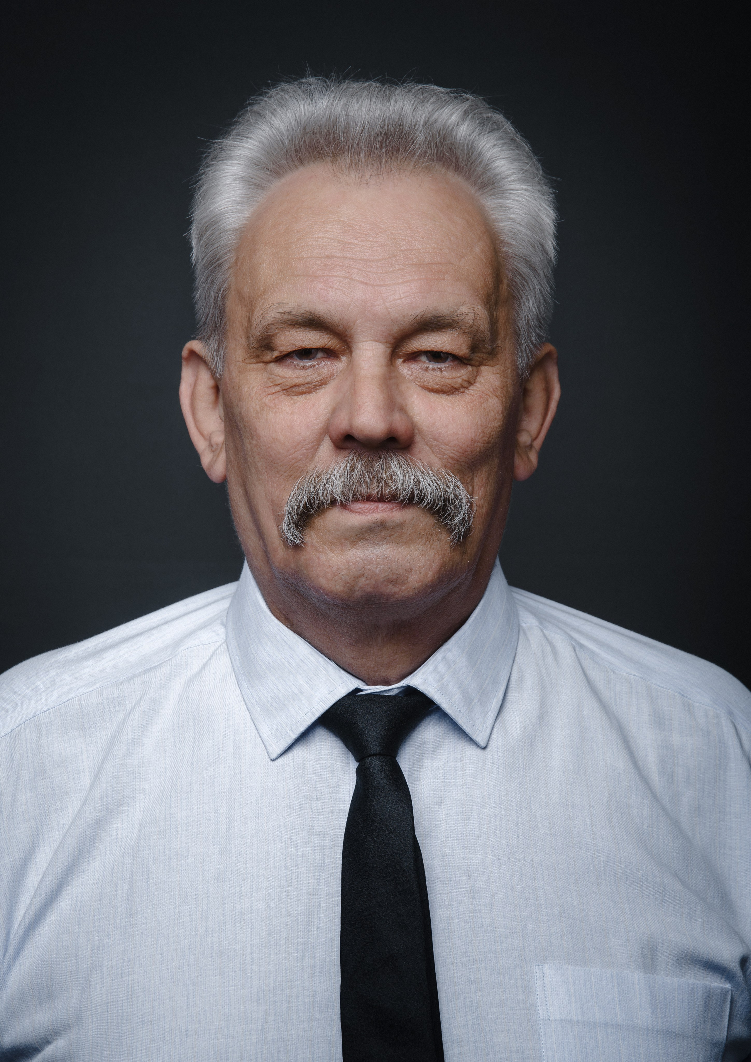 Портрет сотрудников на доску почёта. Фотограф Денис Неместо, портрет, репортаж