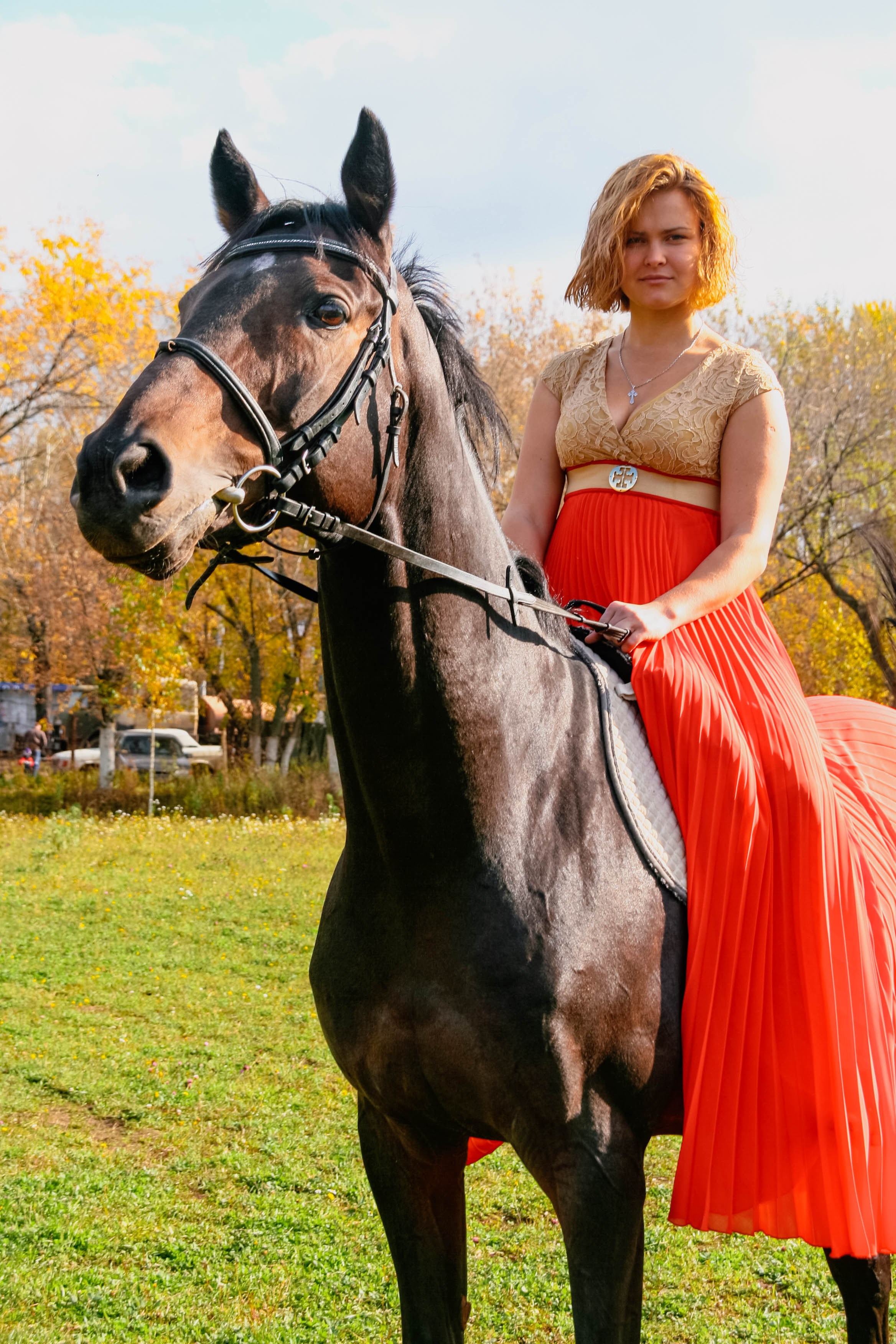 Алёна и Даша на лошади. Фотограф Пермь. Фотосессия в фотостудии Перми и на свежем воздухе