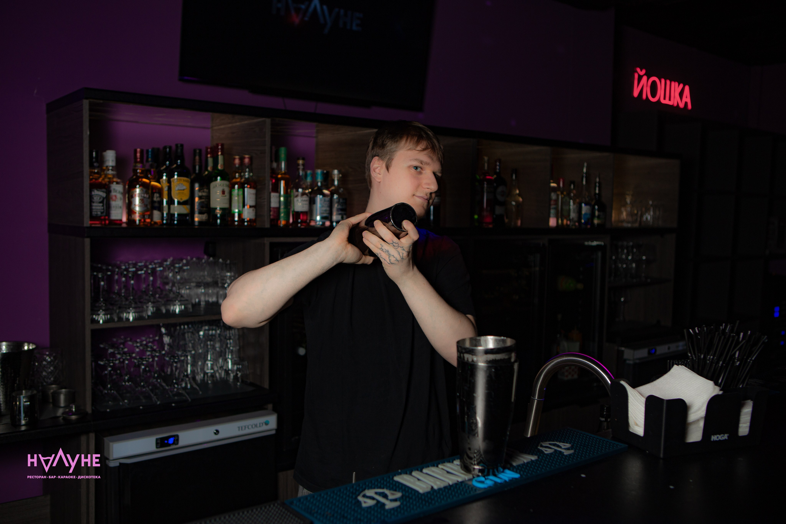 БАРЫ/КЛУБЫ. ДИНИСЛАМ ГАЛЕЕВ | ФОТОГРАФ | МОСКВА