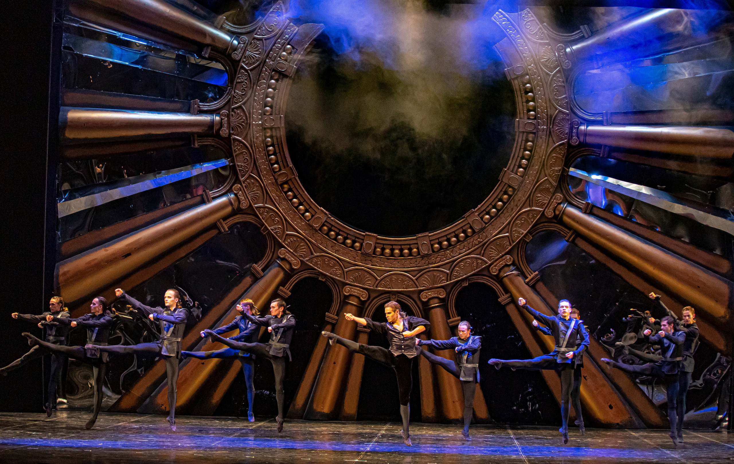 Русский Гамлет спектакль премьера Марийского театра оперы и балета в Зимнем театре г. Сочи. Фотограф в Сочи Юрий Шептаев