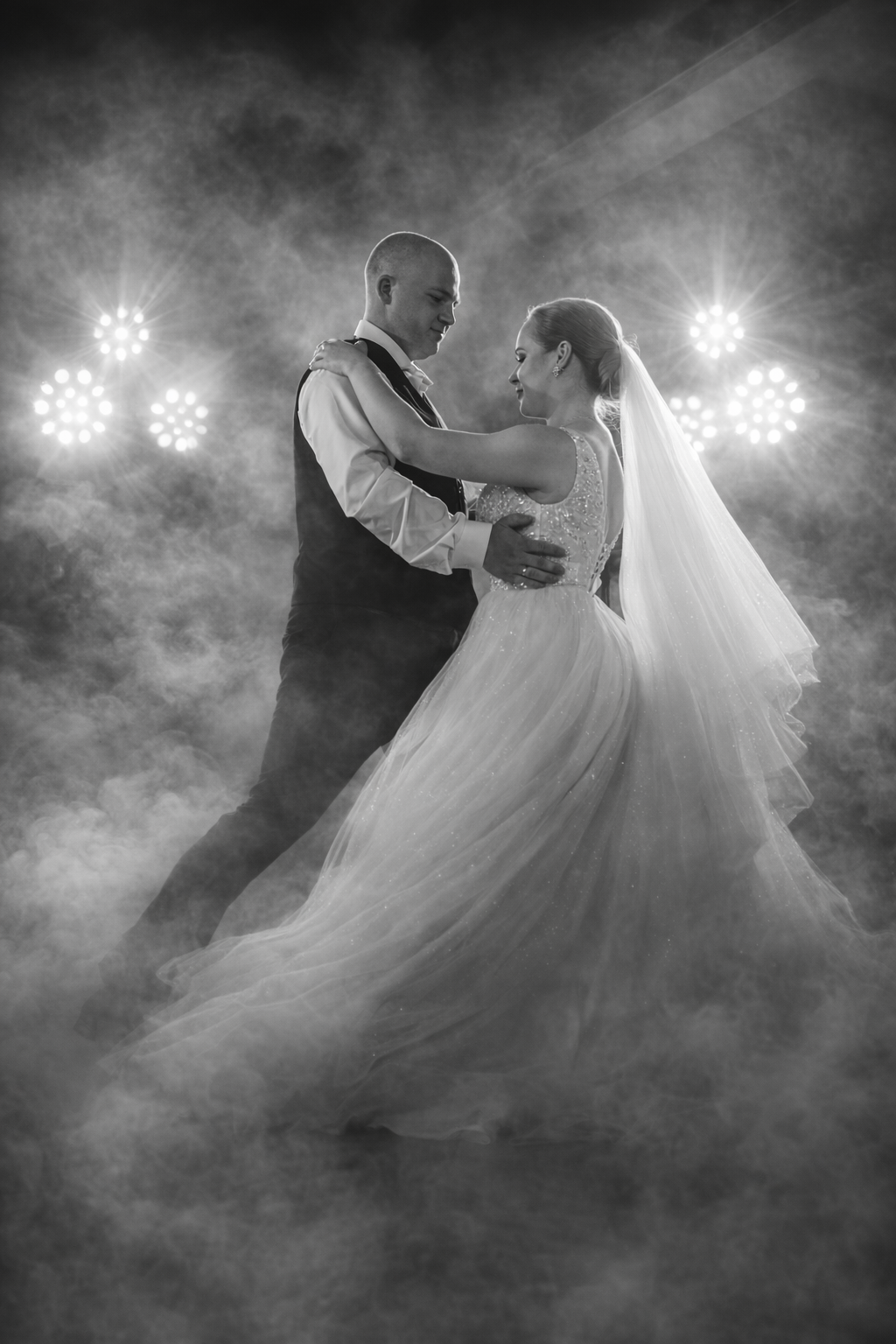 Генерация ИИ (ДО\ПОСЛЕ) фото. Профессиональная фотосъемка в Крыму. Натуральные эмоции и живые кадры. Забронируйте дату прямо сейчас!